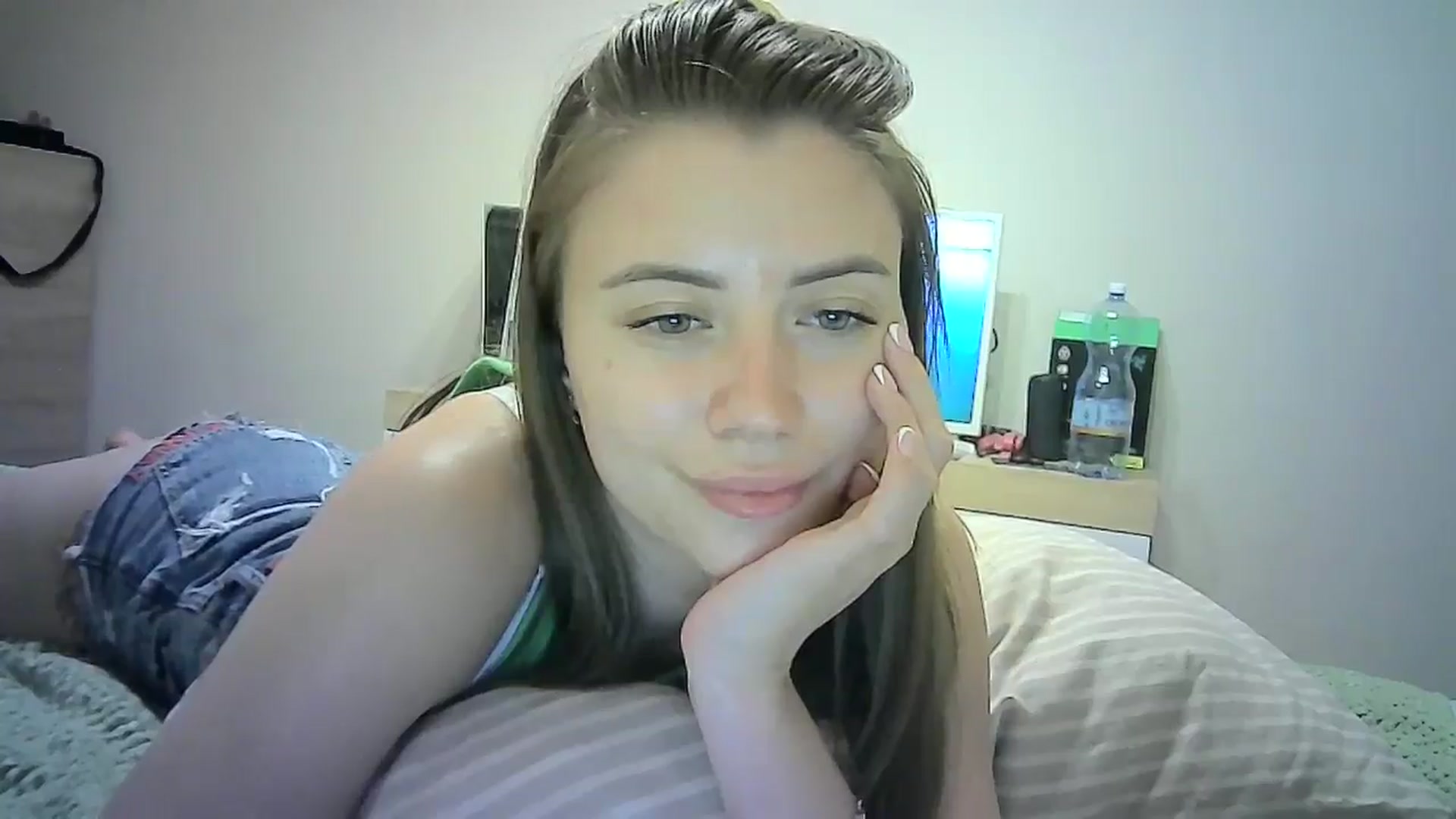 Gallery image thumbnail from Sulfate0's myfreecams stream on, 07/02/2024, 10:02 image 10 of 20