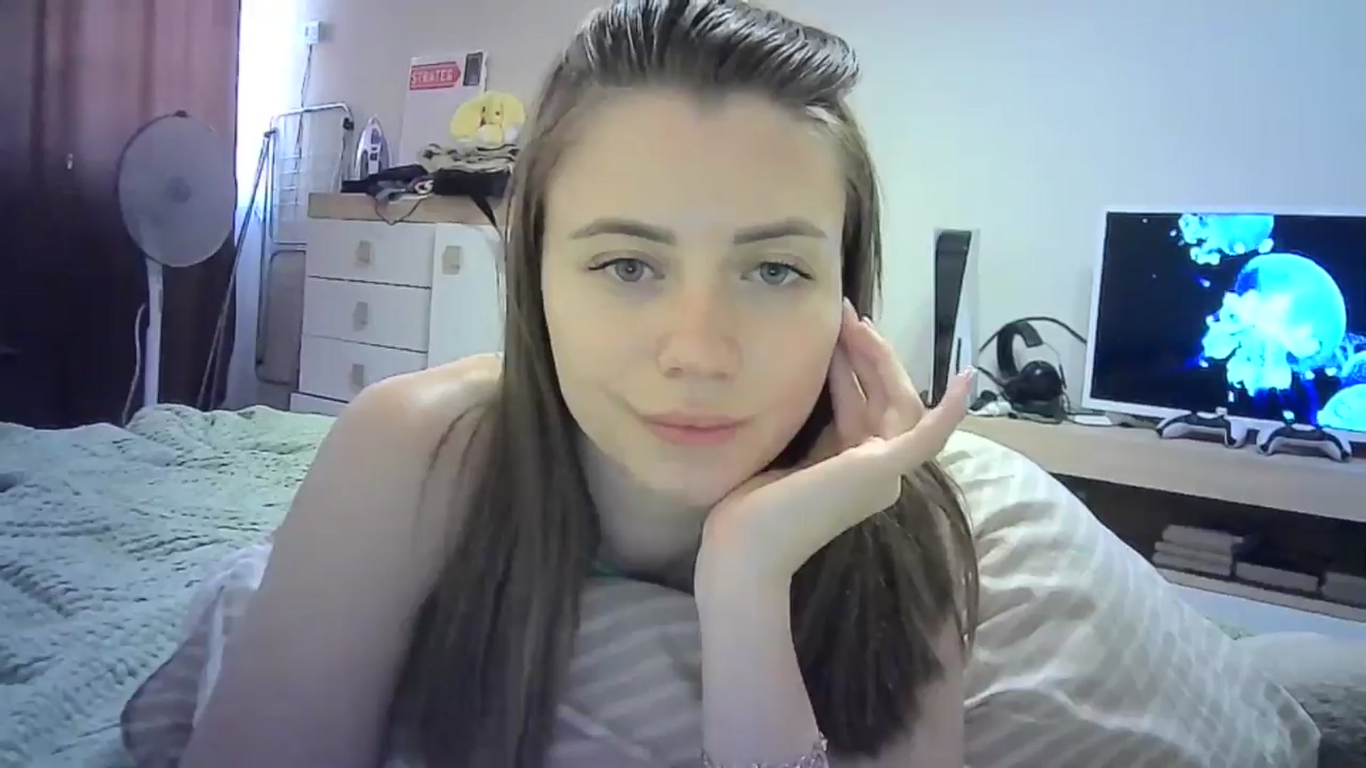 Gallery image thumbnail from Sulfate0's myfreecams stream on, 07/02/2024, 10:20 image 12 of 20