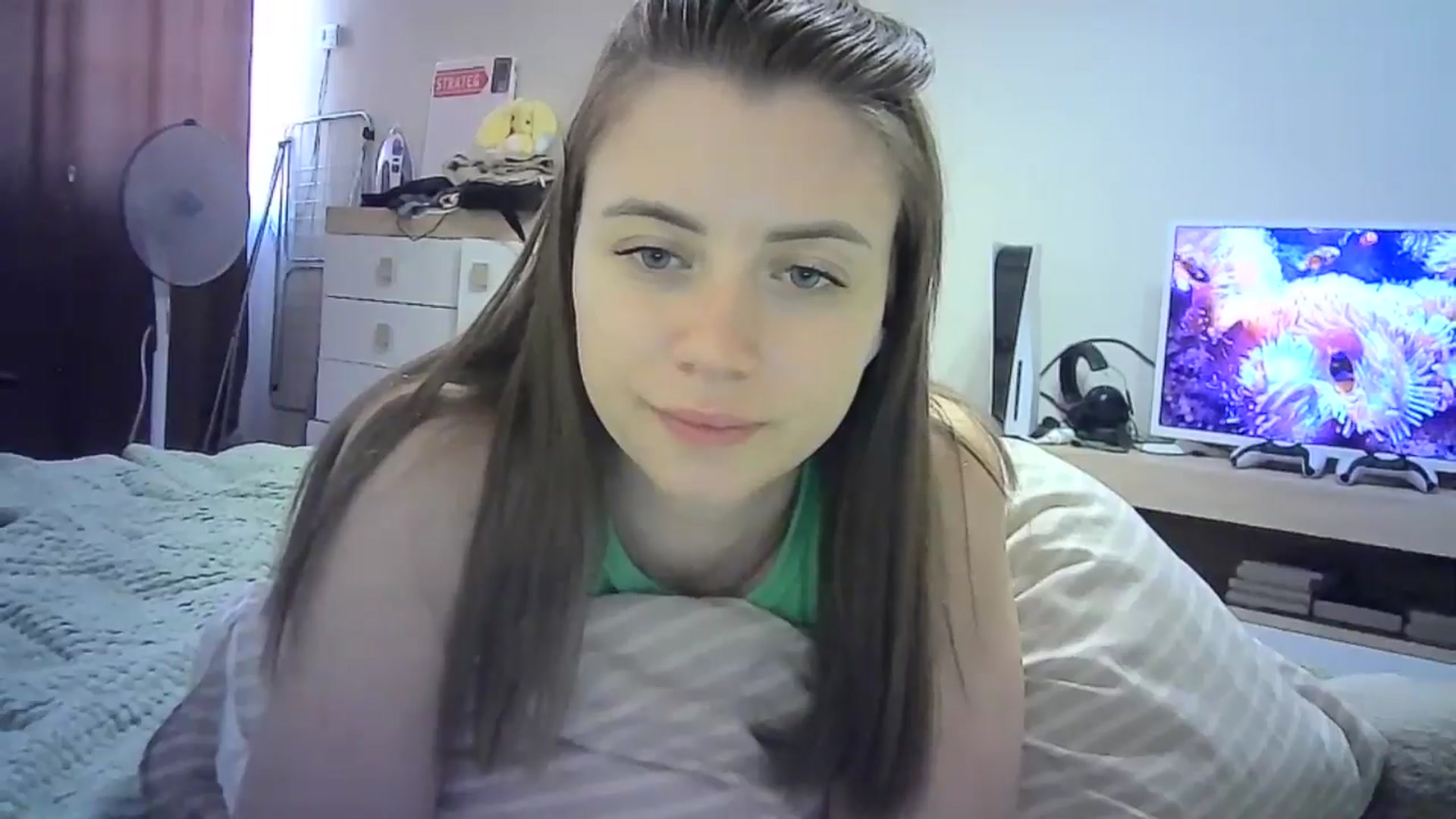 Gallery image thumbnail from Sulfate0's myfreecams stream on, 07/02/2024, 10:20 image 20 of 20