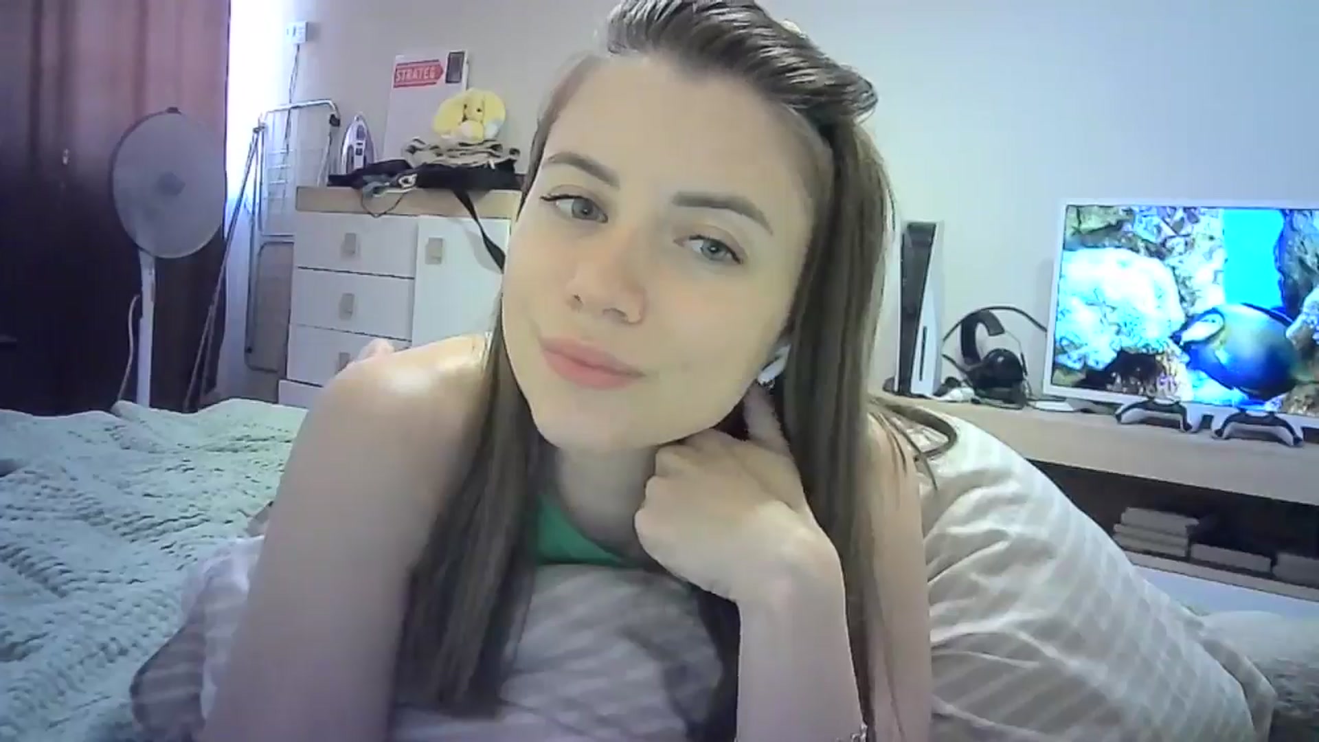 Gallery image thumbnail from Sulfate0's myfreecams stream on, 07/02/2024, 10:20 image 19 of 20