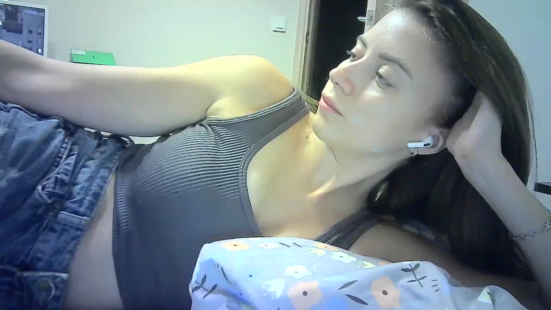 Gallery image thumbnail from Sulfate0's myfreecams stream on, 07/03/2024, 09:04 image 18 of 20