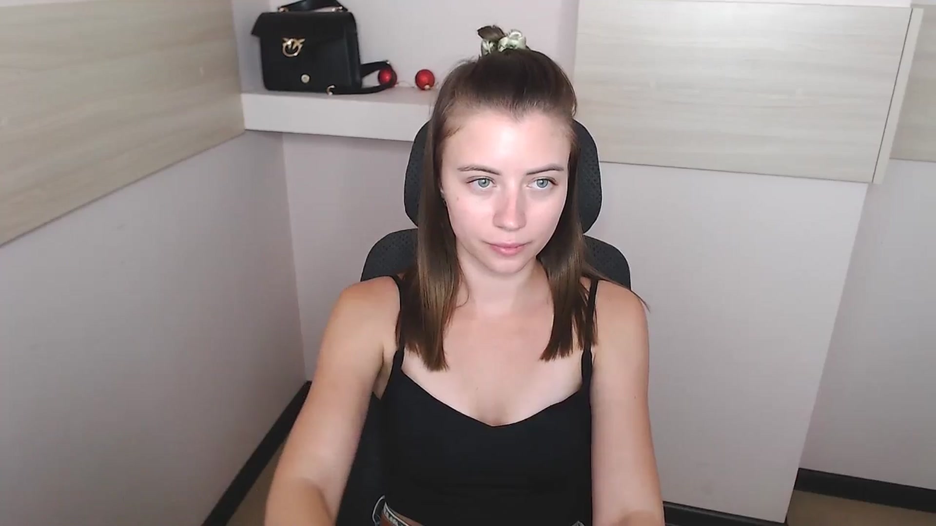 Gallery image thumbnail from Sulfate0's myfreecams stream on, 07/04/2024, 12:38 image 20 of 20