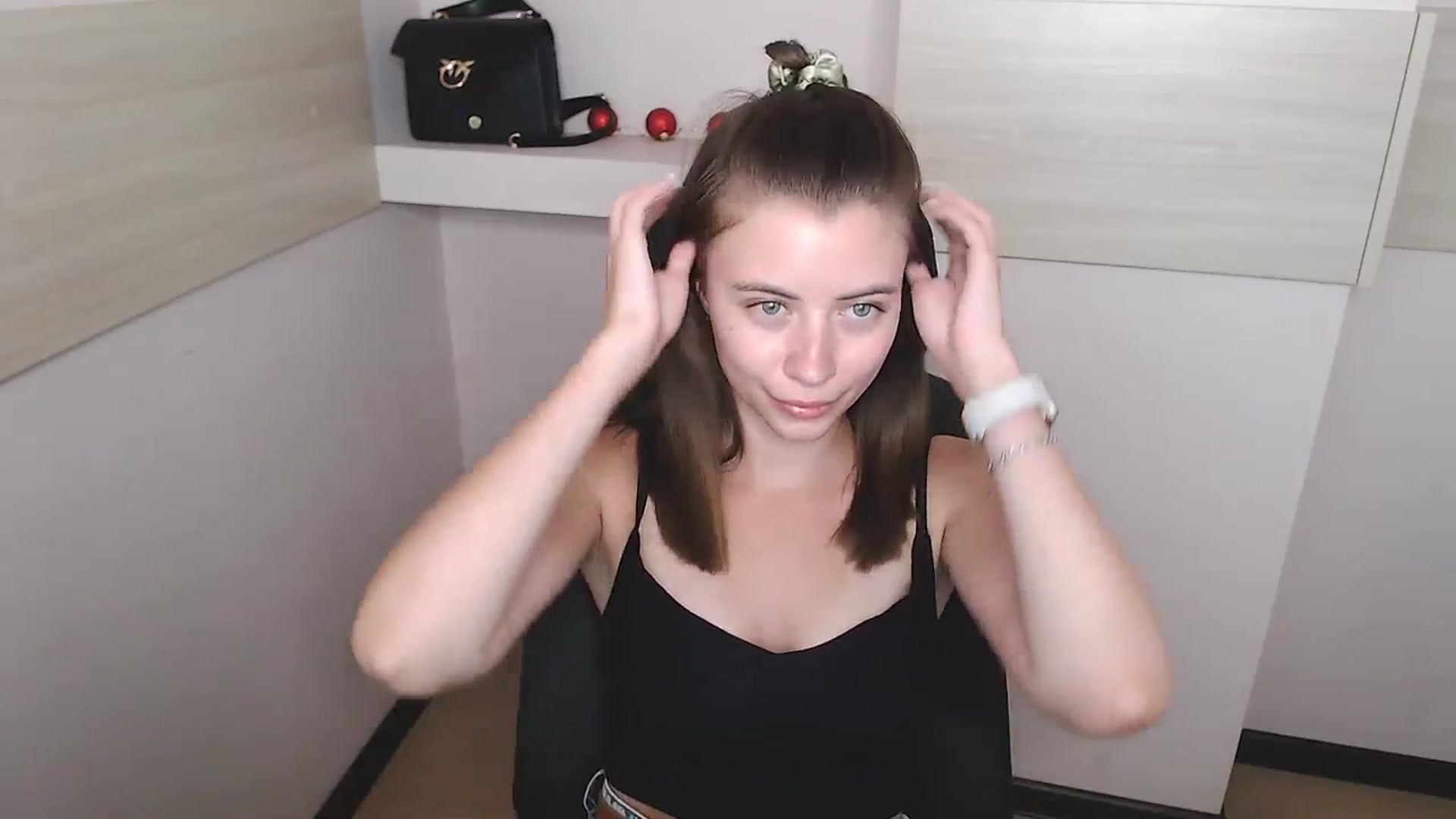 Gallery image thumbnail from Sulfate0's myfreecams stream on, 07/04/2024, 12:38 image 18 of 20
