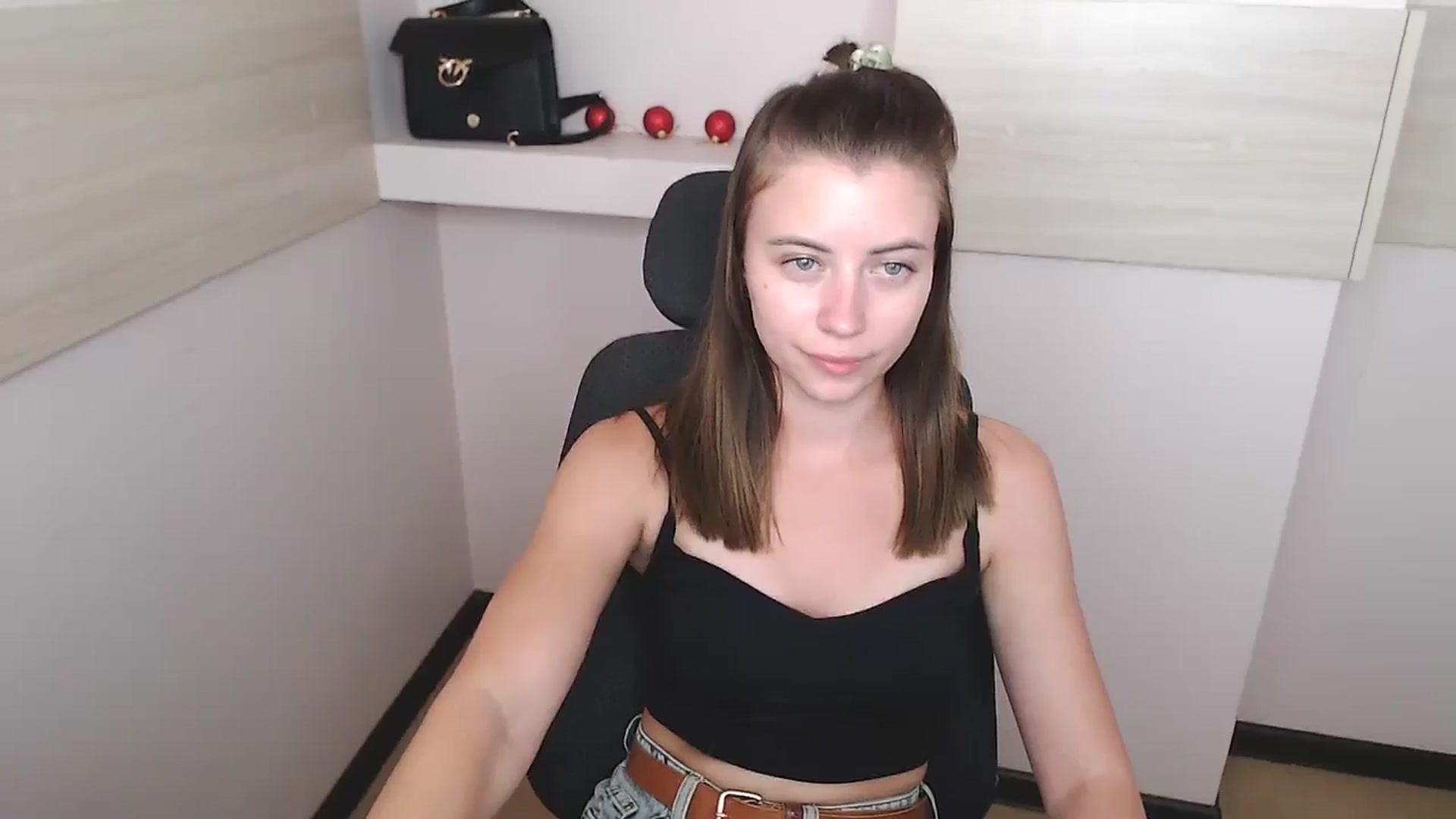 Gallery image thumbnail from Sulfate0's myfreecams stream on, 07/04/2024, 14:05 image 4 of 20