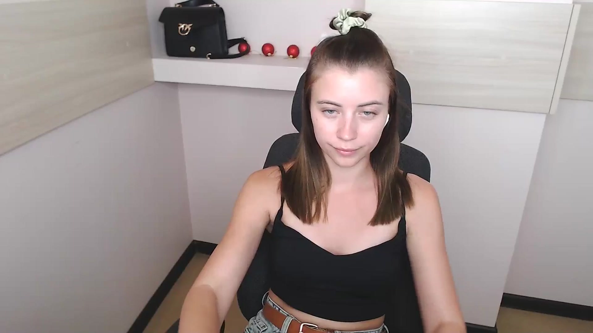Gallery image thumbnail from Sulfate0's myfreecams stream on, 07/04/2024, 14:05 image 20 of 20
