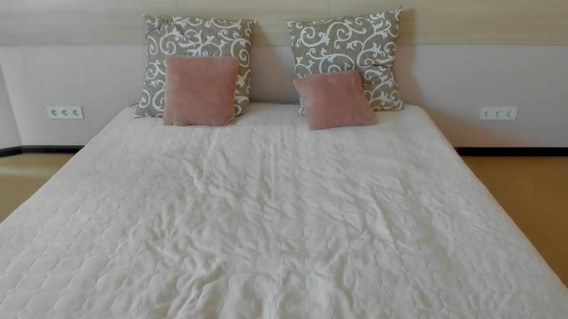 Gallery image thumbnail from Sulfate0's myfreecams stream on, 07/05/2024, 05:47 image 14 of 20