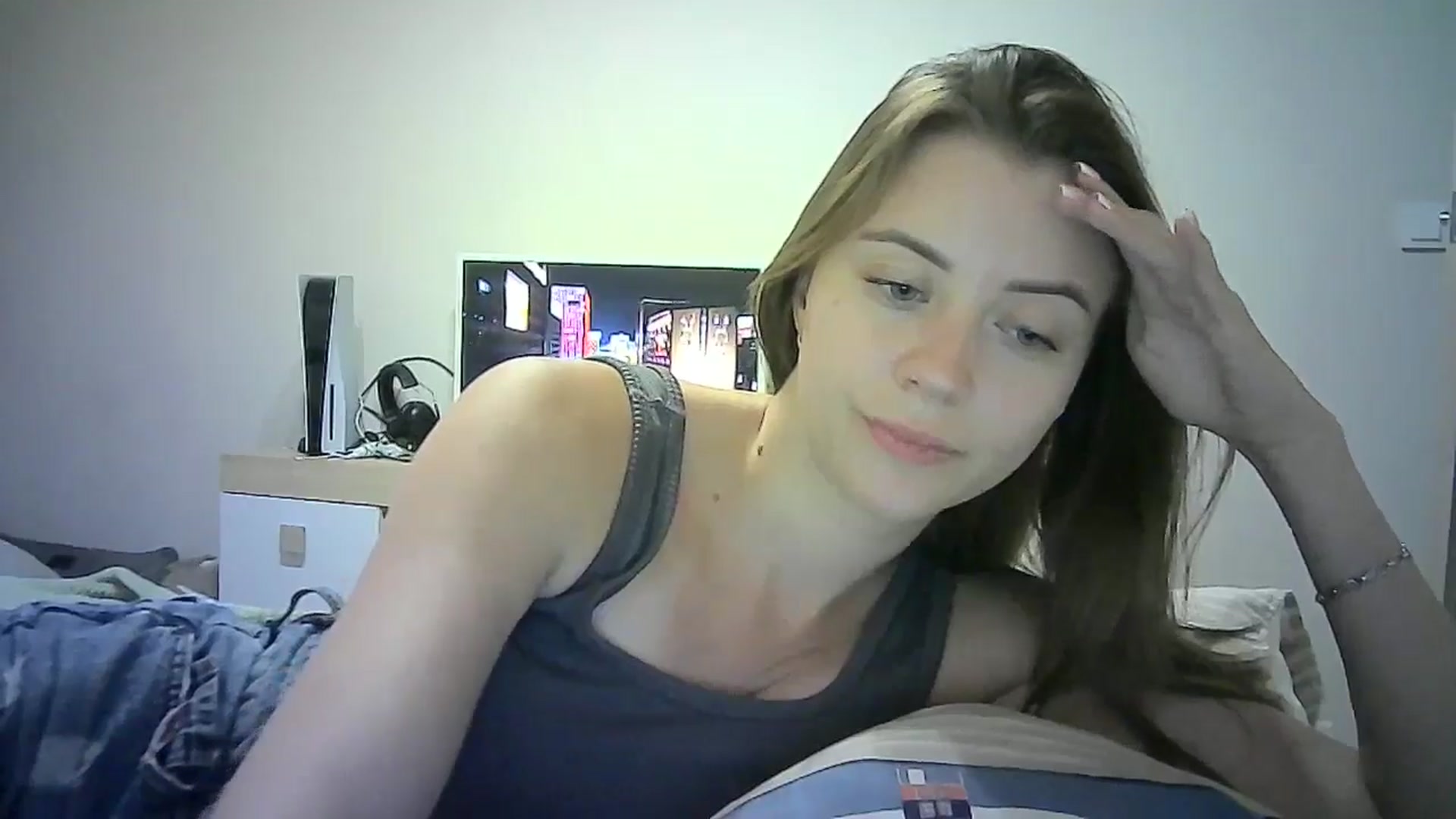 Gallery image thumbnail from Sulfate0's myfreecams stream on, 07/06/2024, 08:26 image 15 of 20