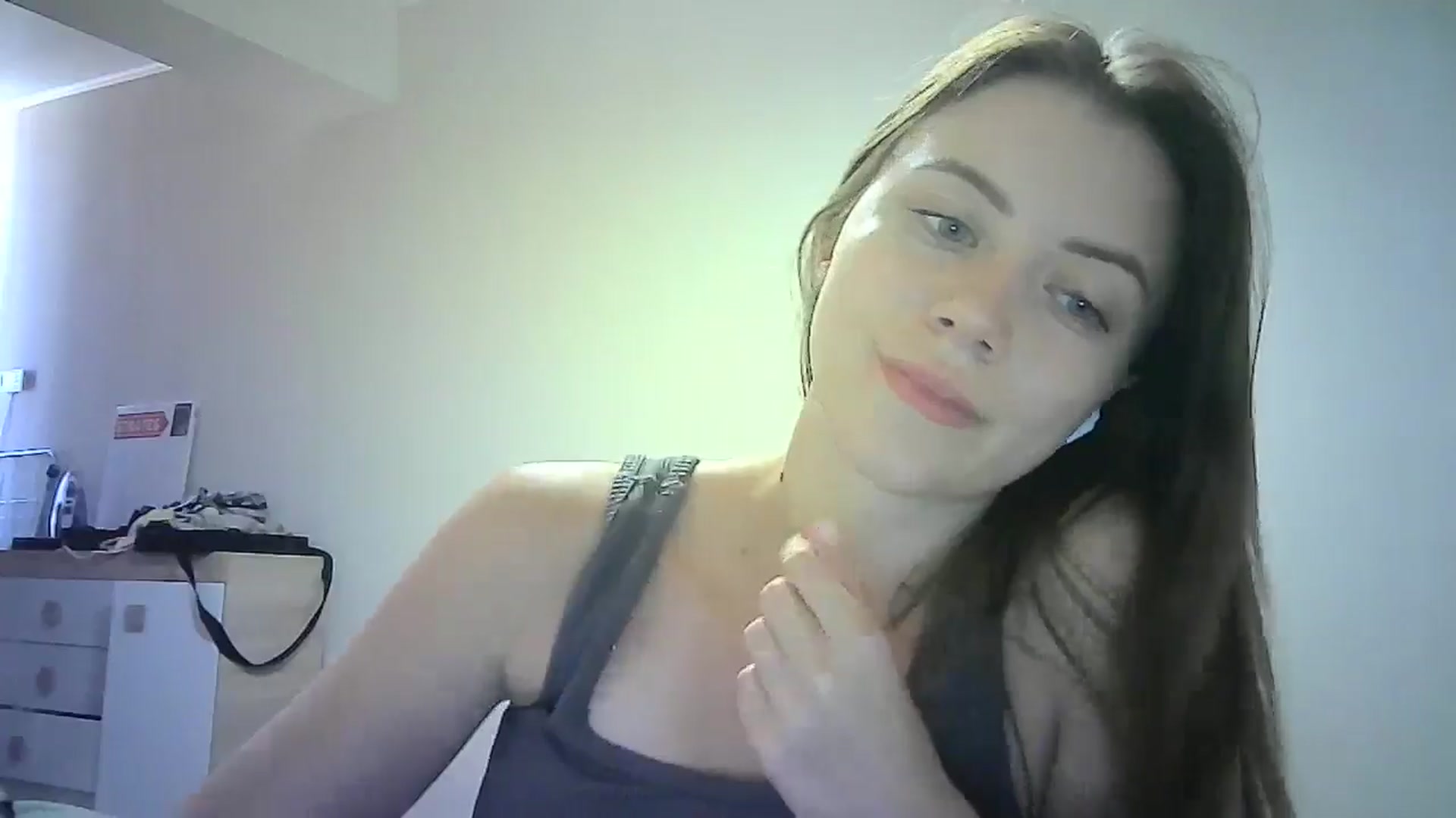 Gallery image thumbnail from Sulfate0's myfreecams stream on, 07/06/2024, 10:34 image 17 of 20