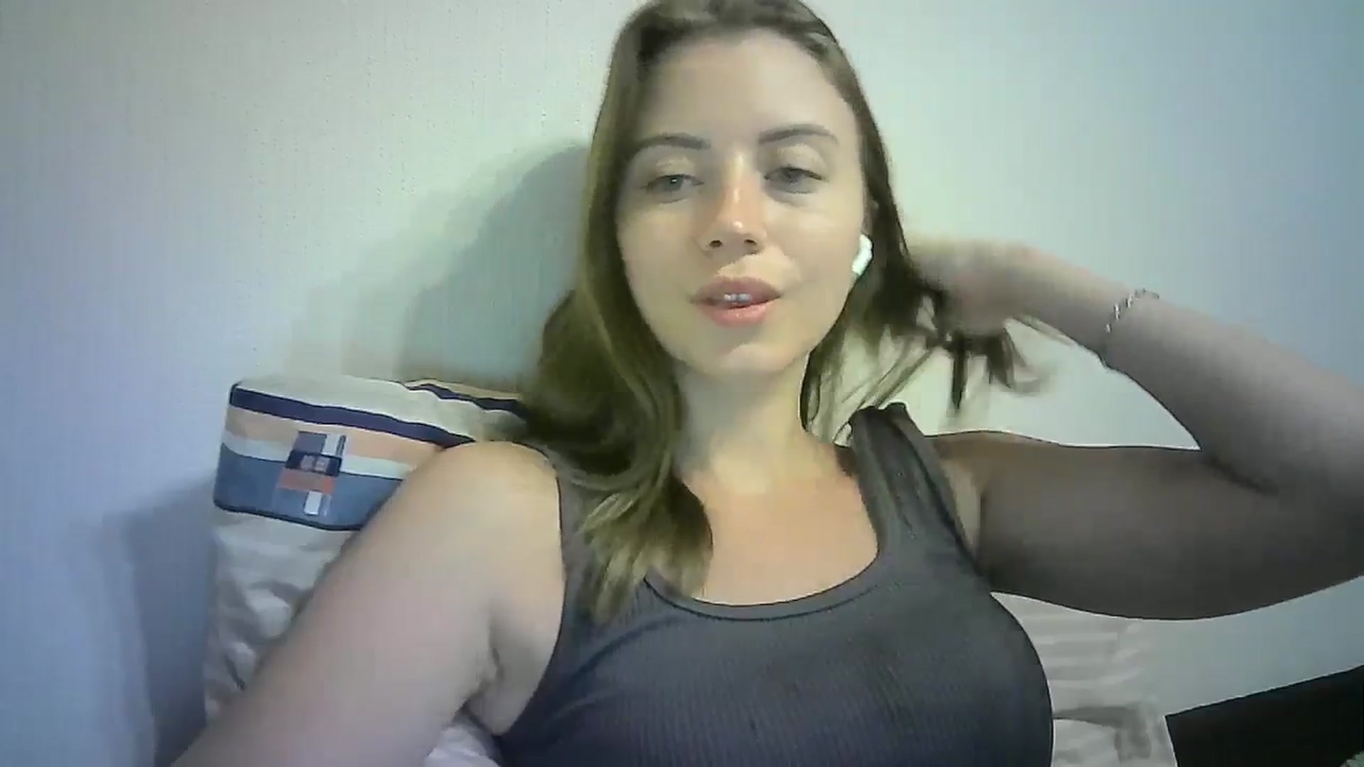 Gallery image thumbnail from Sulfate0's myfreecams stream on, 07/06/2024, 12:38 image 11 of 20