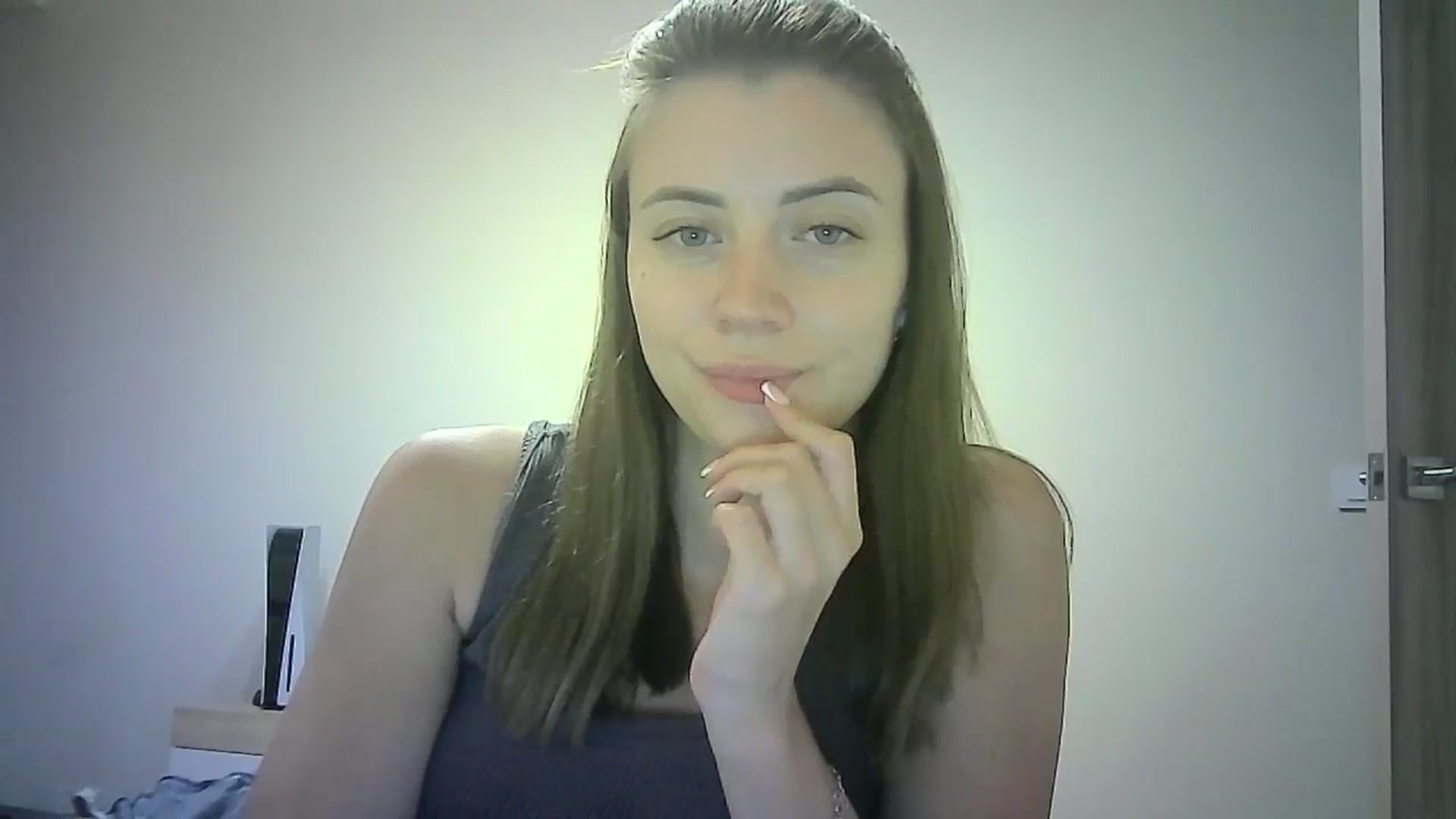 Gallery image thumbnail from Sulfate0's myfreecams stream on, 07/07/2024, 07:55 image 11 of 20