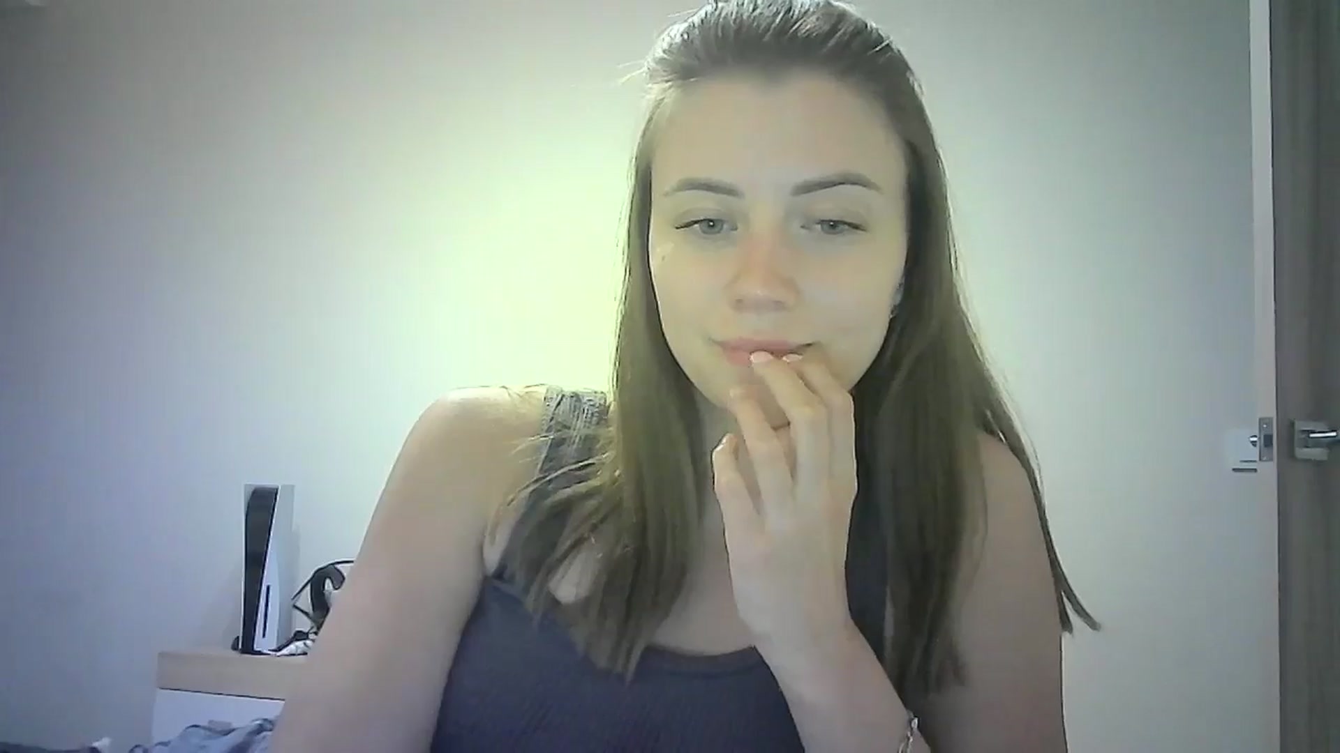 Gallery image thumbnail from Sulfate0's myfreecams stream on, 07/07/2024, 07:55 image 18 of 20