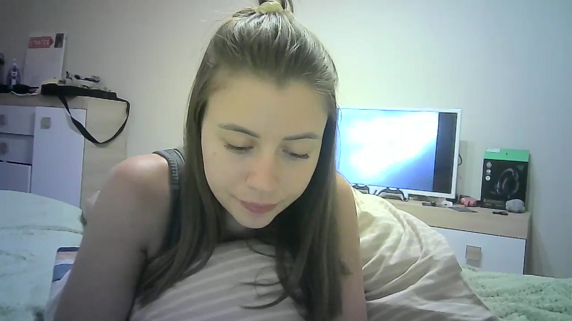 Gallery image thumbnail from Sulfate0's myfreecams stream on, 07/07/2024, 10:27 image 12 of 20