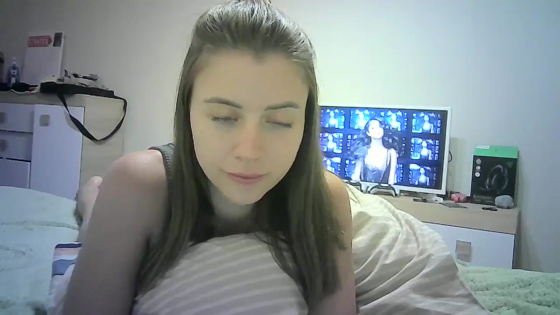 Gallery image thumbnail from Sulfate0's myfreecams stream on, 07/07/2024, 10:27 image 11 of 20