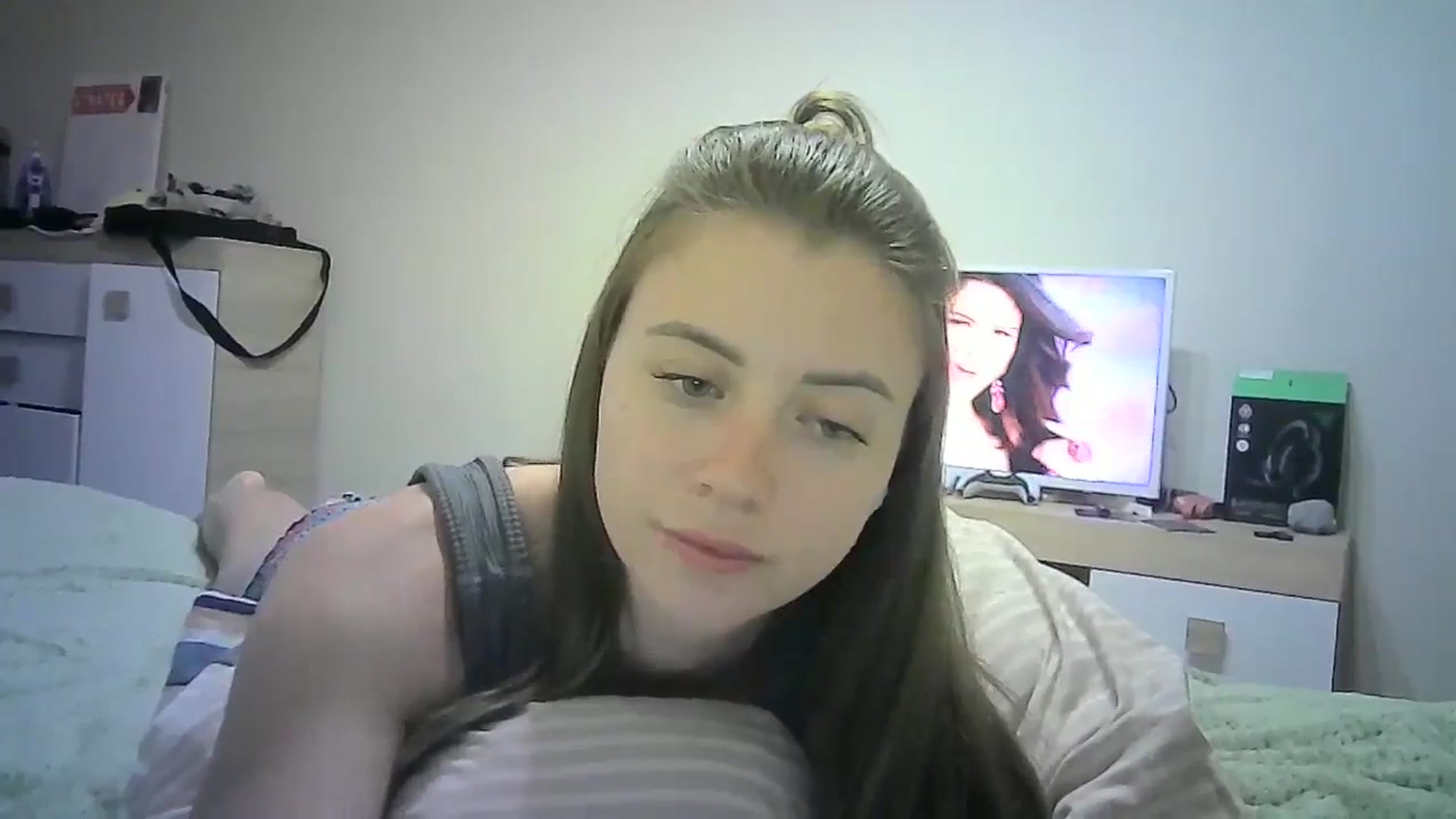 Gallery image thumbnail from Sulfate0's myfreecams stream on, 07/07/2024, 10:27 image 10 of 20