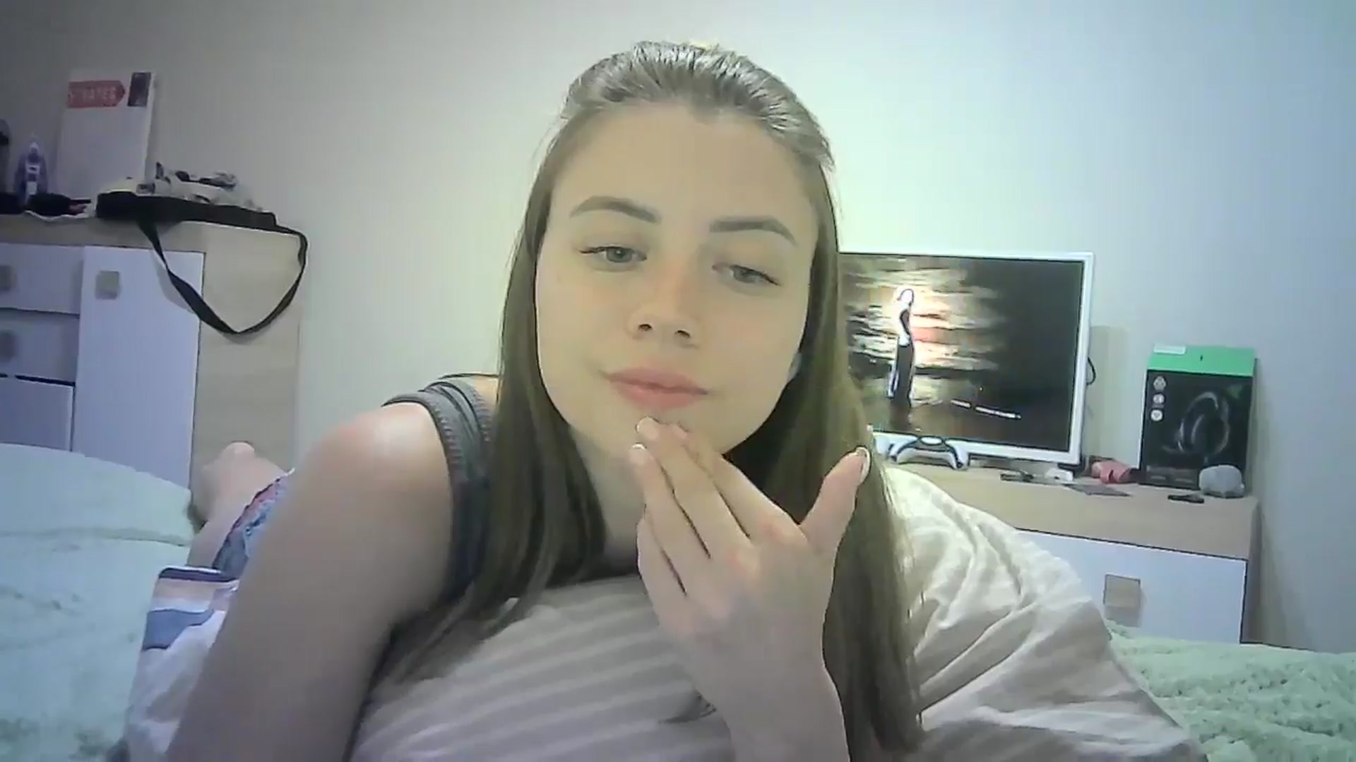 Gallery image thumbnail from Sulfate0's myfreecams stream on, 07/07/2024, 10:27 image 13 of 20