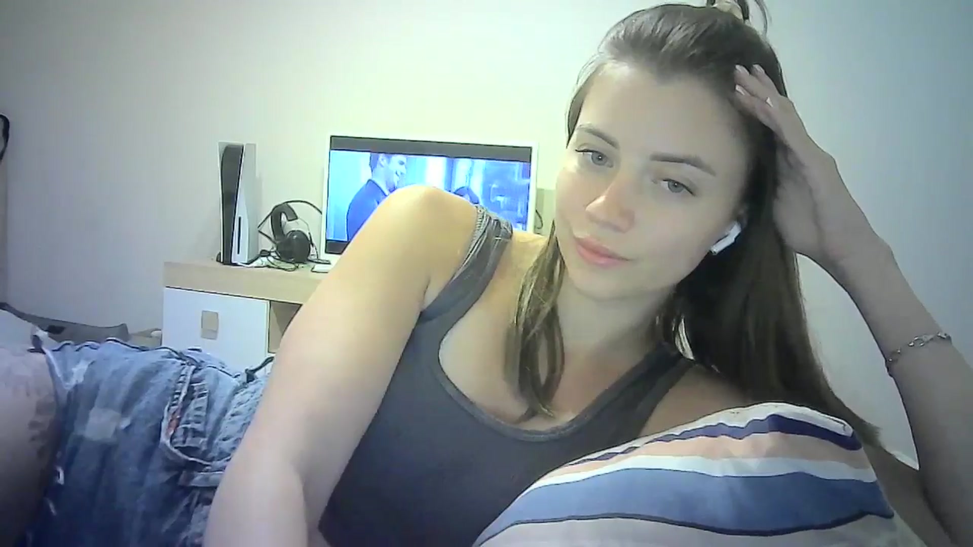 Gallery image thumbnail from Sulfate0's myfreecams stream on, 07/07/2024, 11:15 image 6 of 20