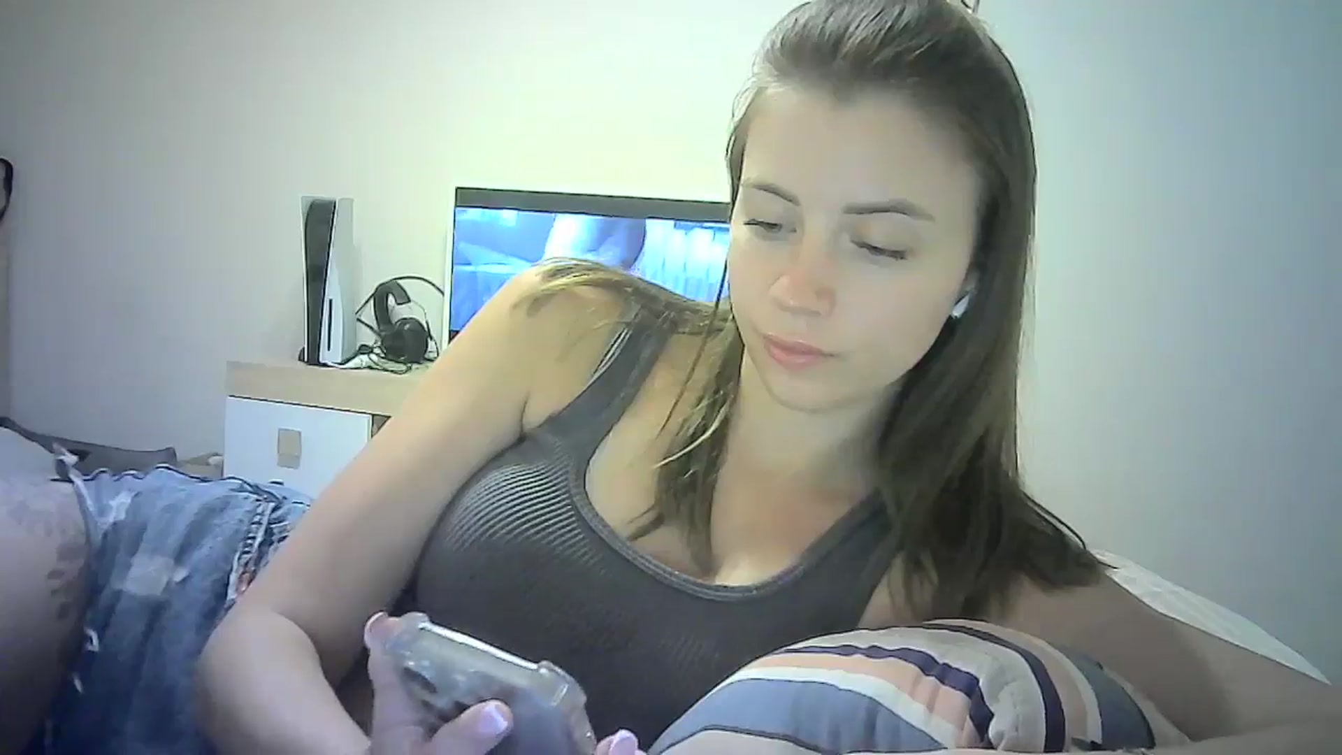 Gallery image thumbnail from Sulfate0's myfreecams stream on, 07/07/2024, 11:15 image 5 of 20