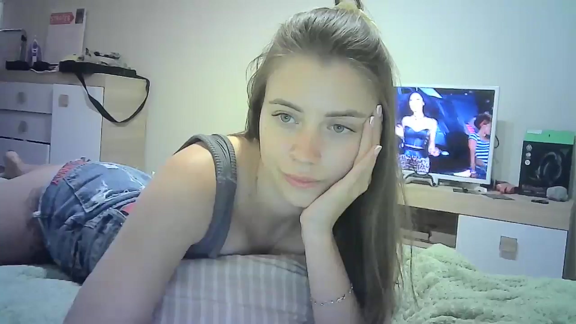 Gallery image thumbnail from Sulfate0's myfreecams stream on, 07/07/2024, 11:15 image 14 of 20