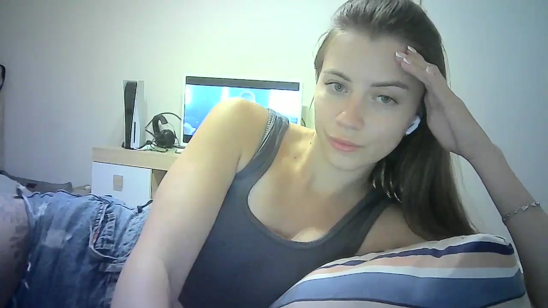Gallery image thumbnail from Sulfate0's myfreecams stream on, 07/07/2024, 11:15 image 4 of 20