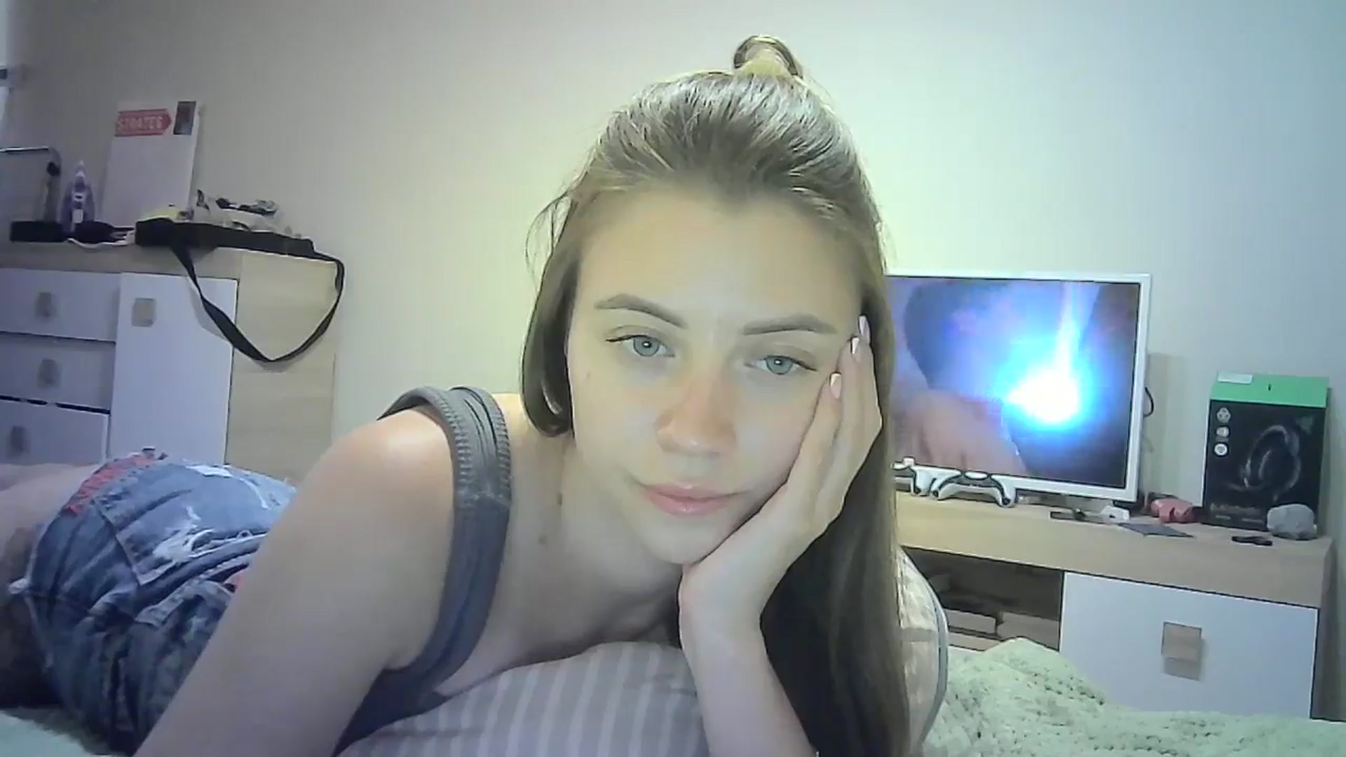 Gallery image thumbnail from Sulfate0's myfreecams stream on, 07/07/2024, 11:15 image 19 of 20