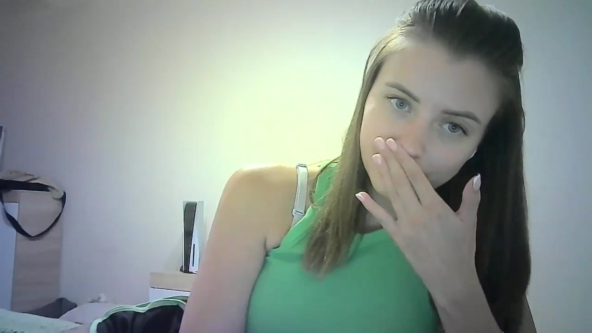 Gallery image thumbnail from Sulfate0's myfreecams stream on, 07/08/2024, 11:34 image 13 of 20