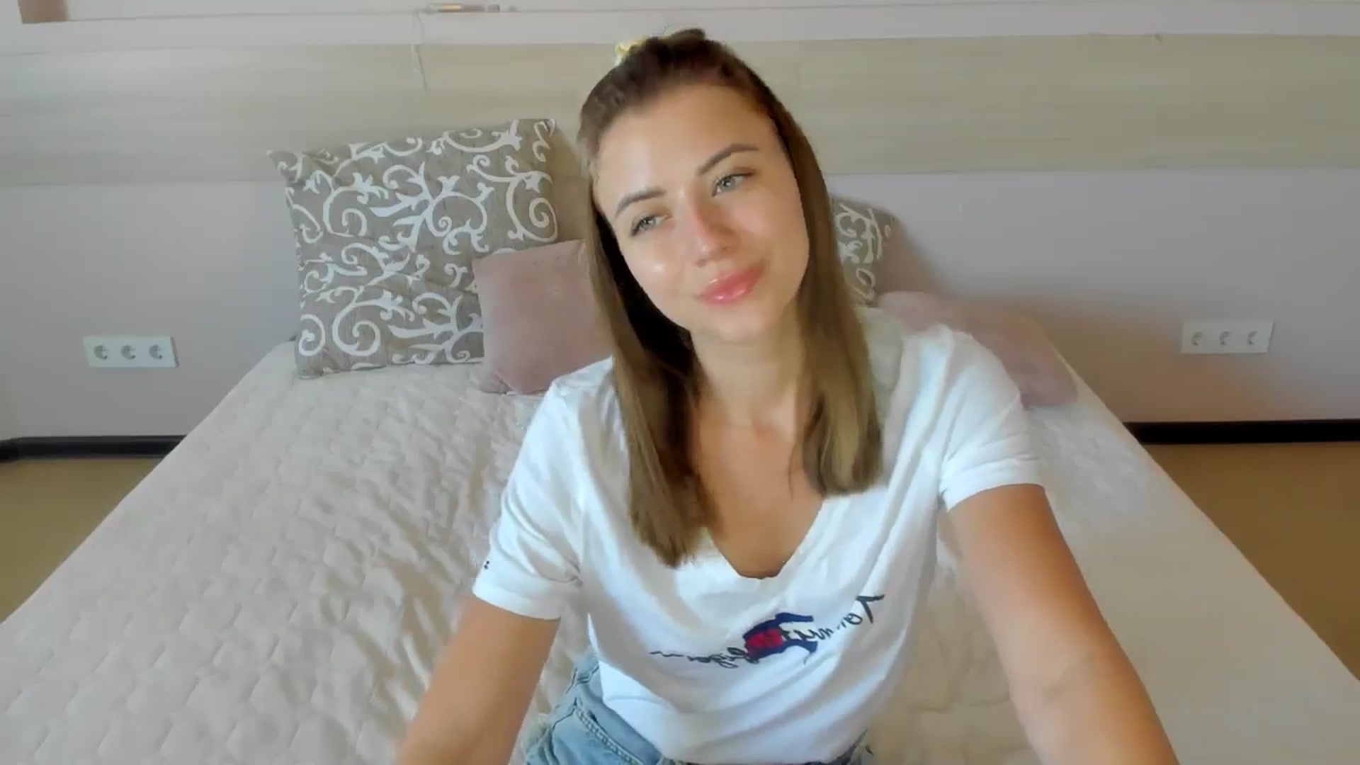 Gallery image thumbnail from Sulfate0's myfreecams stream on, 07/09/2024, 06:20 image 9 of 20