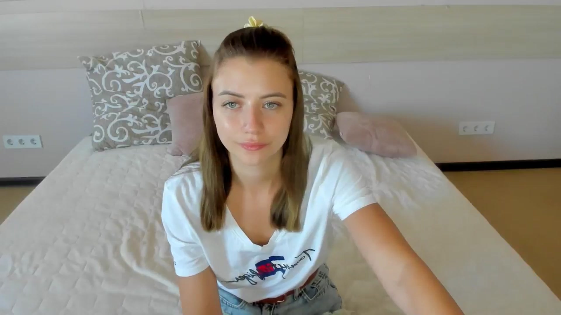 Gallery image thumbnail from Sulfate0's myfreecams stream on, 07/09/2024, 07:02 image 11 of 20