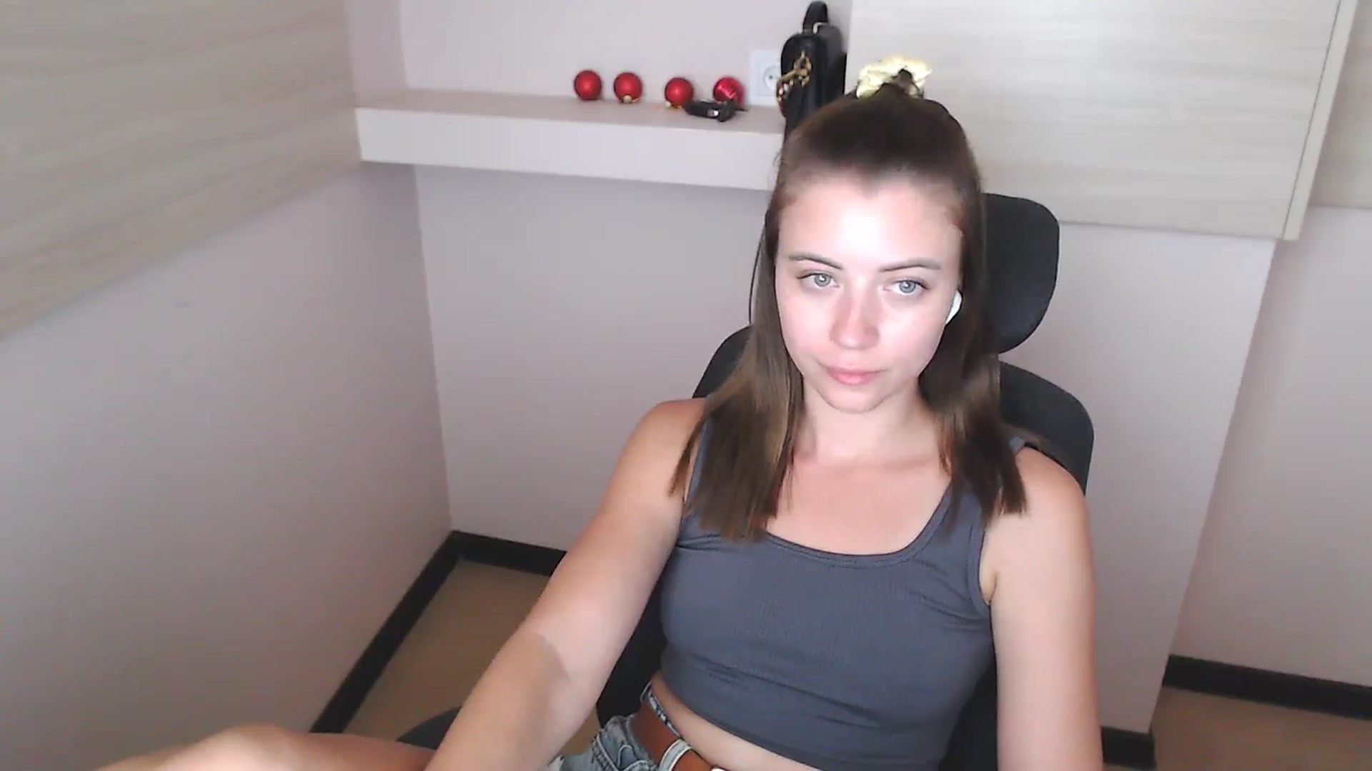Gallery image thumbnail from Sulfate0's myfreecams stream on, 07/10/2024, 11:20 image 8 of 20