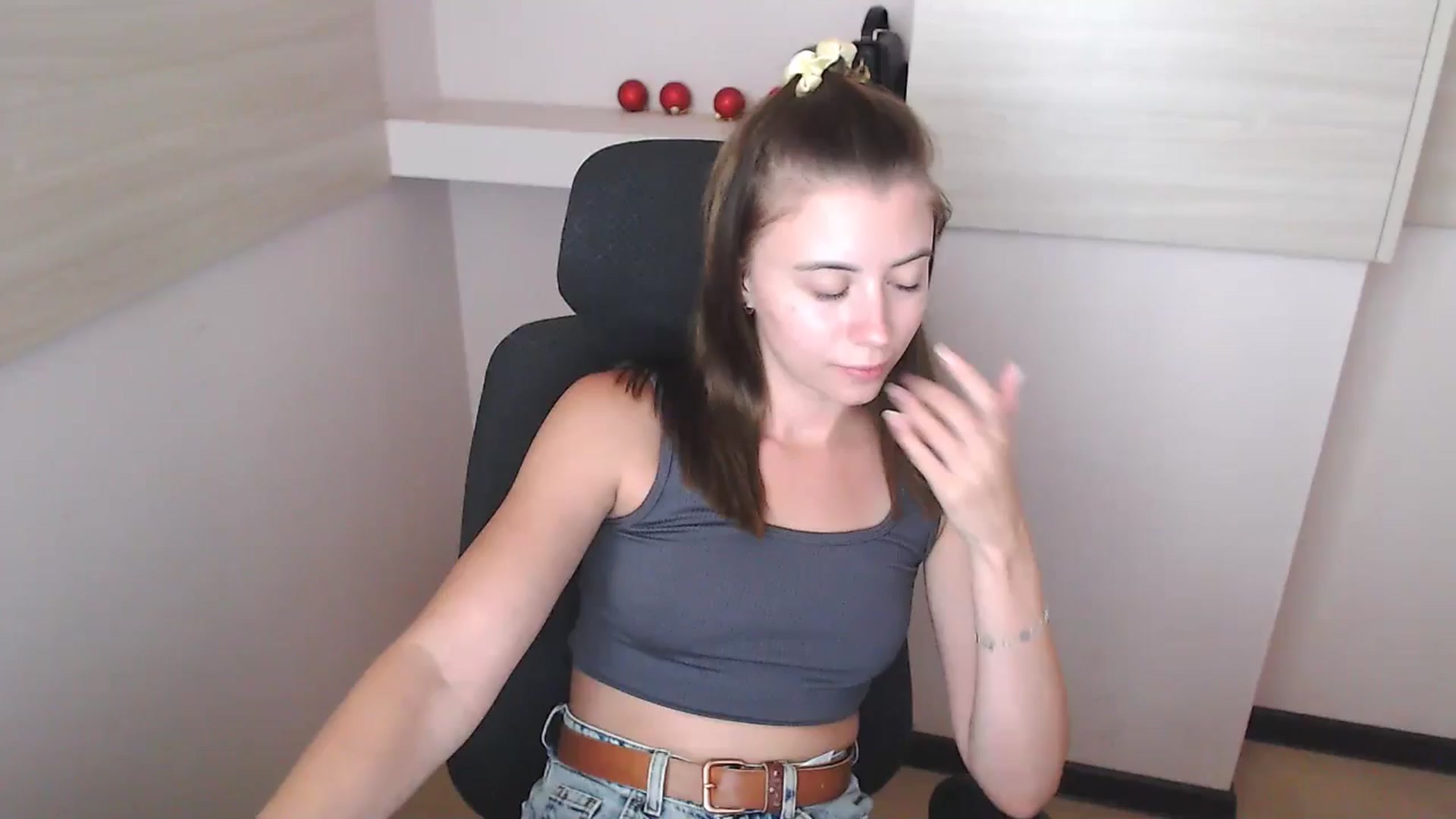 Gallery image thumbnail from Sulfate0's myfreecams stream on, 07/10/2024, 12:05 image 10 of 20