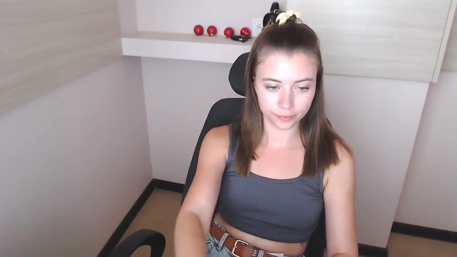 Gallery image thumbnail from Sulfate0's myfreecams stream on, 07/10/2024, 12:05 image 18 of 20