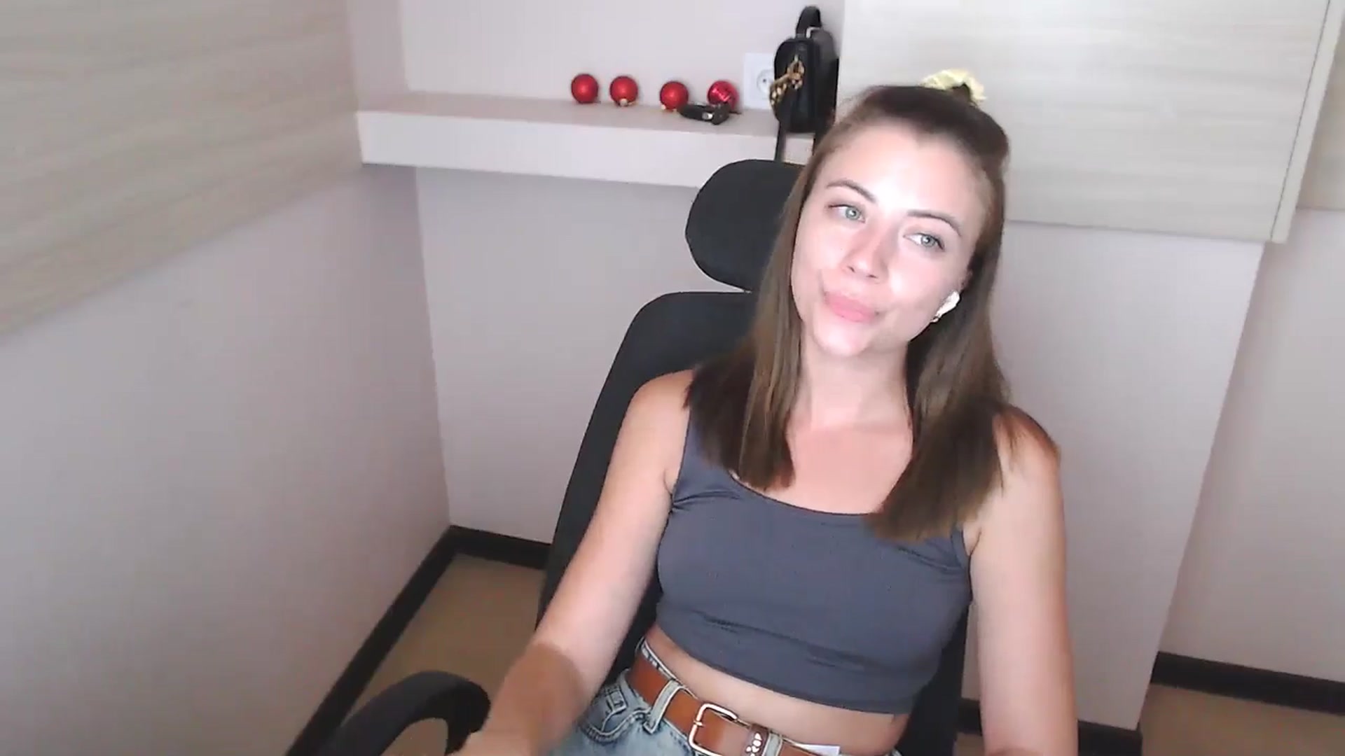 Gallery image thumbnail from Sulfate0's myfreecams stream on, 07/10/2024, 12:05 image 19 of 20