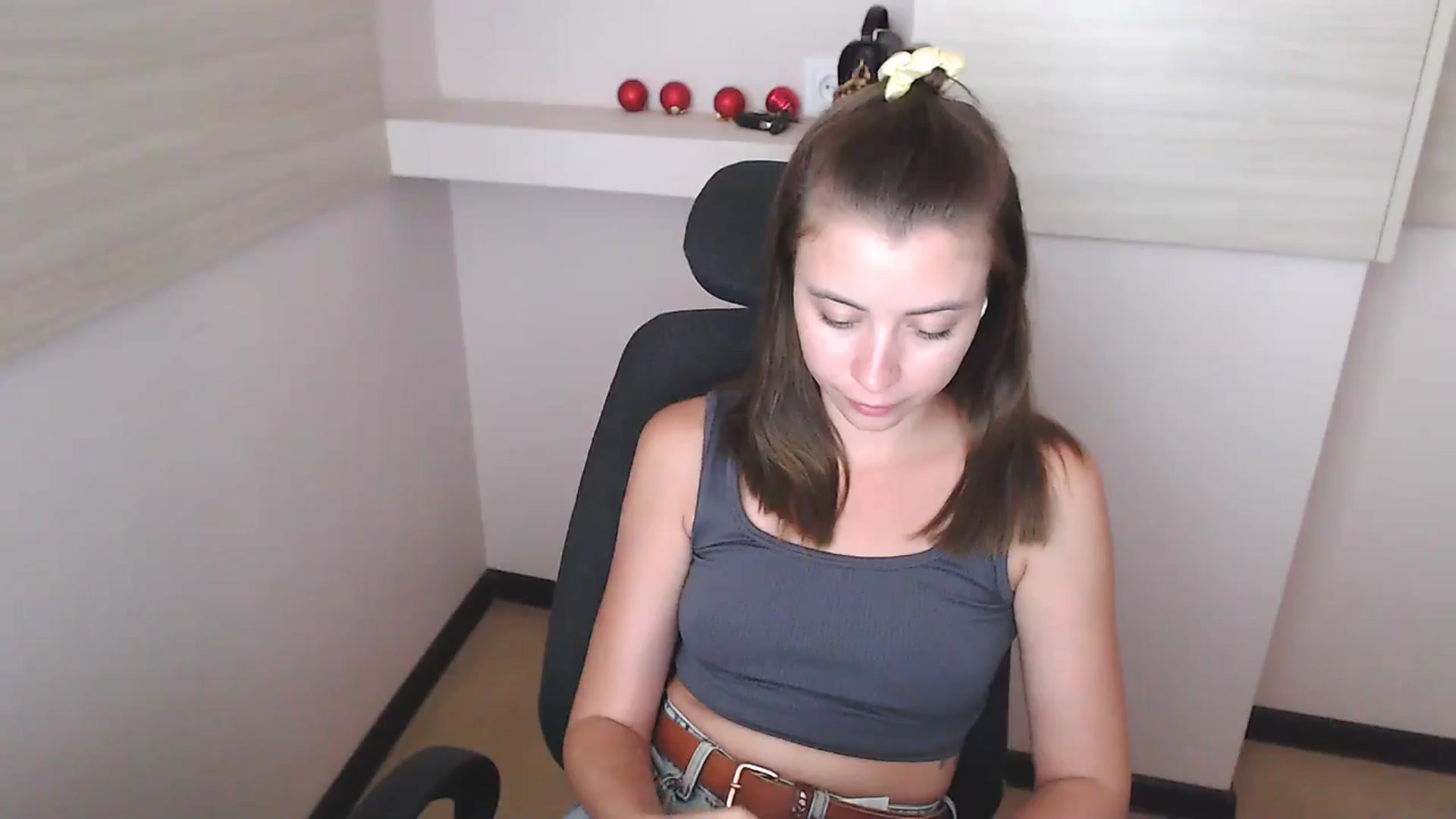 Gallery image thumbnail from Sulfate0's myfreecams stream on, 07/10/2024, 12:05 image 17 of 20