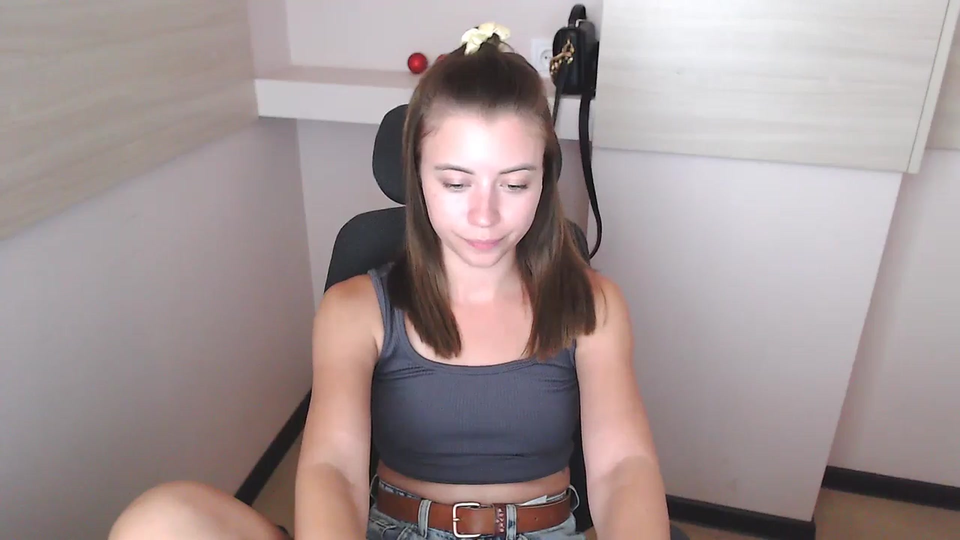 Gallery image thumbnail from Sulfate0's myfreecams stream on, 07/10/2024, 12:05 image 13 of 20