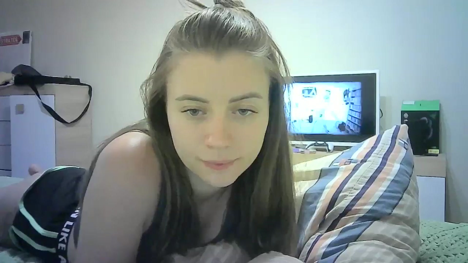 Gallery image thumbnail from Sulfate0's myfreecams stream on, 07/11/2024, 12:03 image 12 of 20