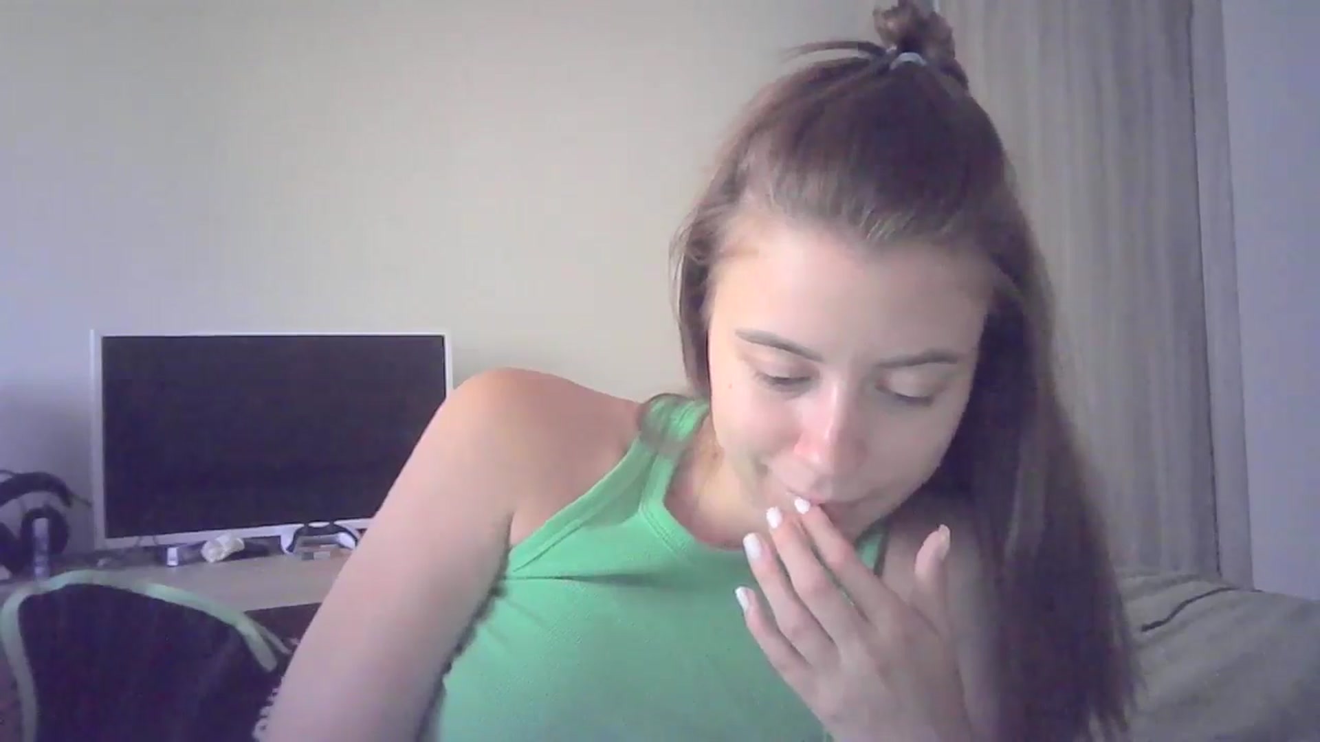 Gallery image thumbnail from Sulfate0's myfreecams stream on, 07/14/2024, 07:46 image 16 of 20