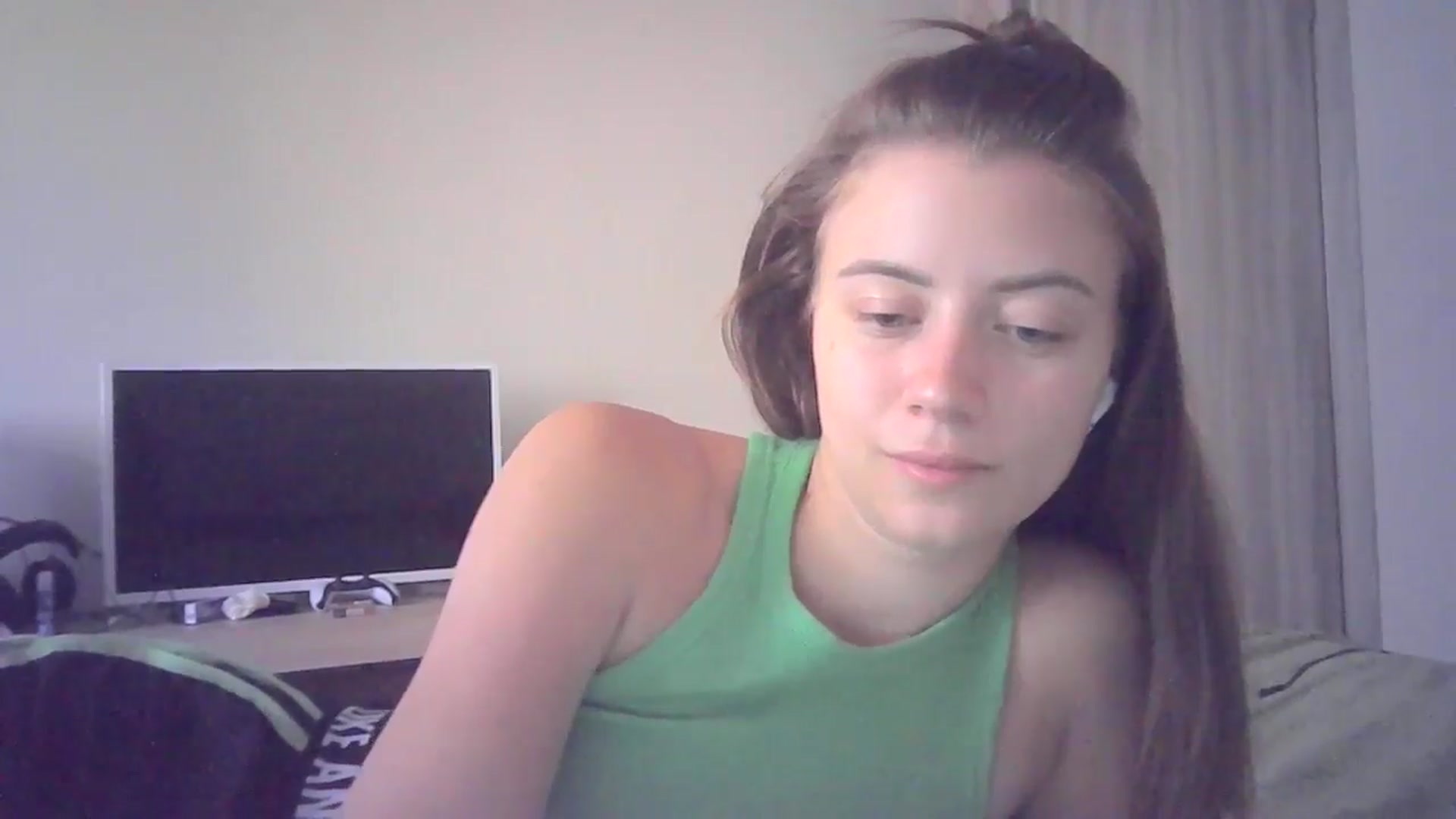 Gallery image thumbnail from Sulfate0's myfreecams stream on, 07/14/2024, 07:46 image 17 of 20