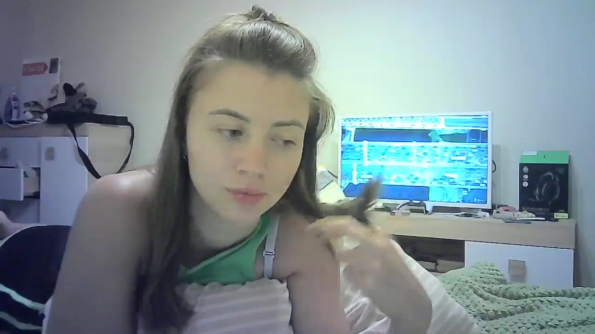 Gallery image thumbnail from Sulfate0's myfreecams stream on, 07/14/2024, 08:47 image 18 of 20