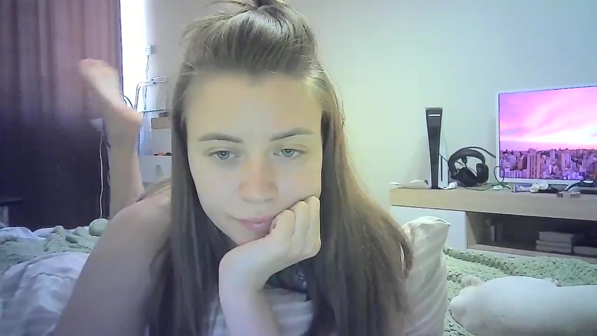 Gallery image thumbnail from Sulfate0's myfreecams stream on, 07/14/2024, 09:39 image 17 of 20