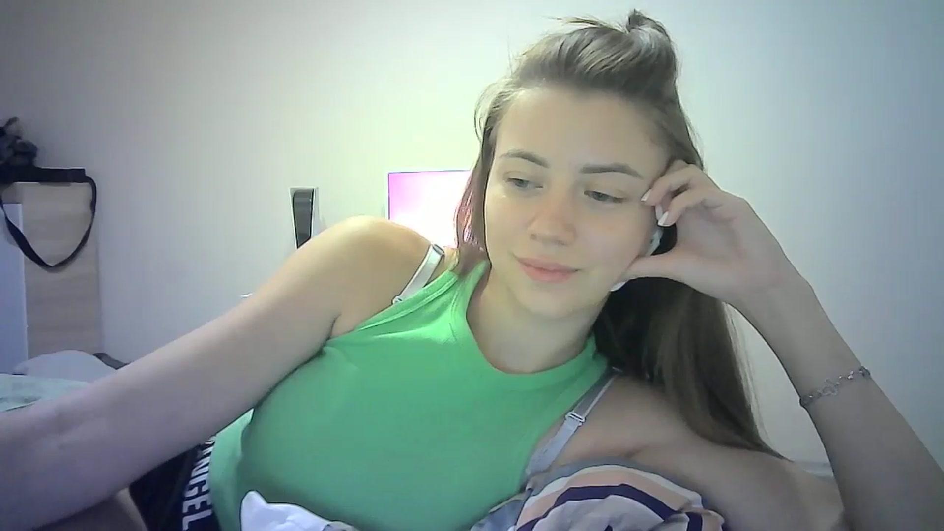 Gallery image thumbnail from Sulfate0's myfreecams stream on, 07/14/2024, 10:07 image 8 of 20