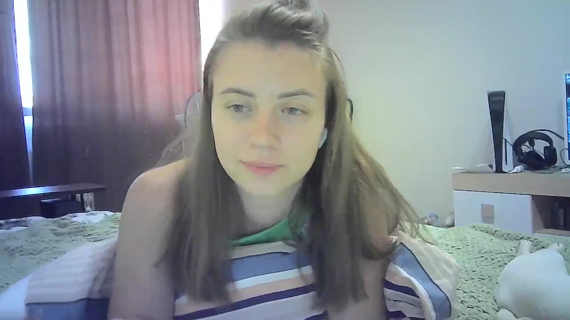 Gallery image thumbnail from Sulfate0's myfreecams stream on, 07/14/2024, 10:43 image 11 of 20