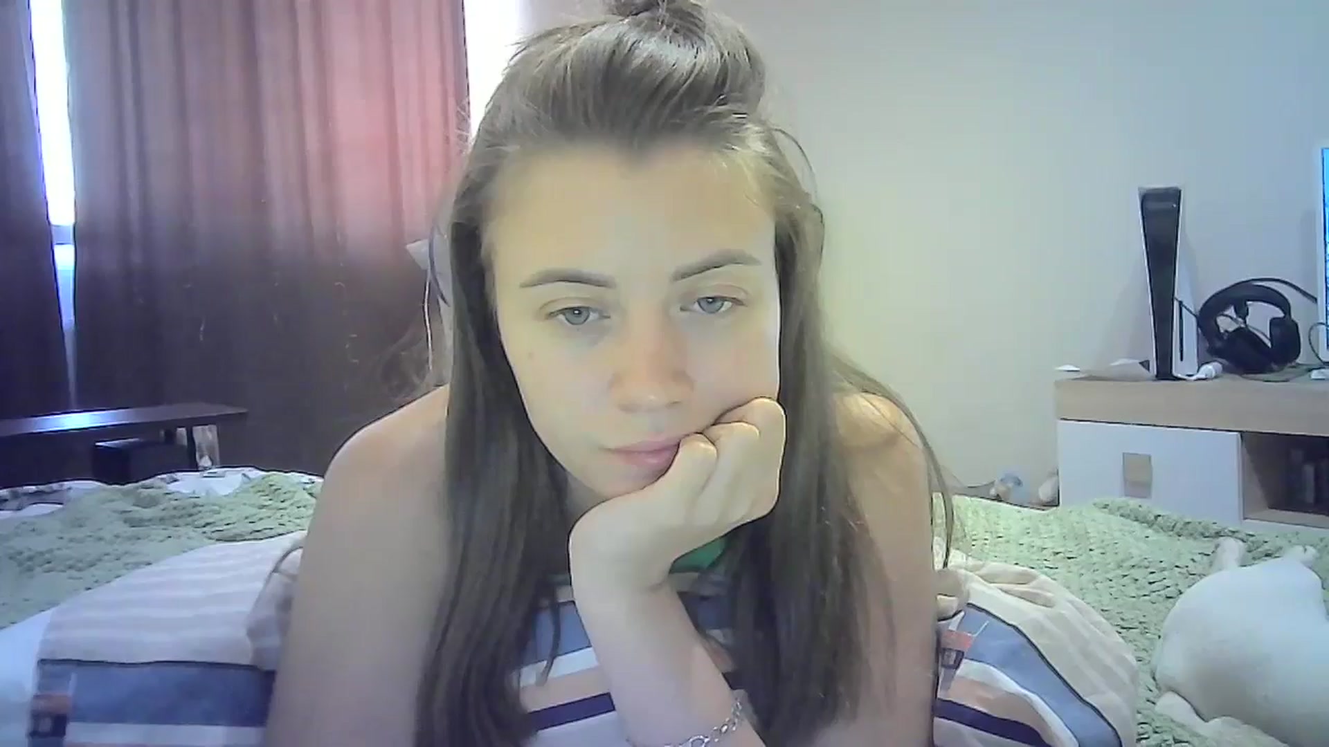 Gallery image thumbnail from Sulfate0's myfreecams stream on, 07/14/2024, 10:43 image 9 of 20