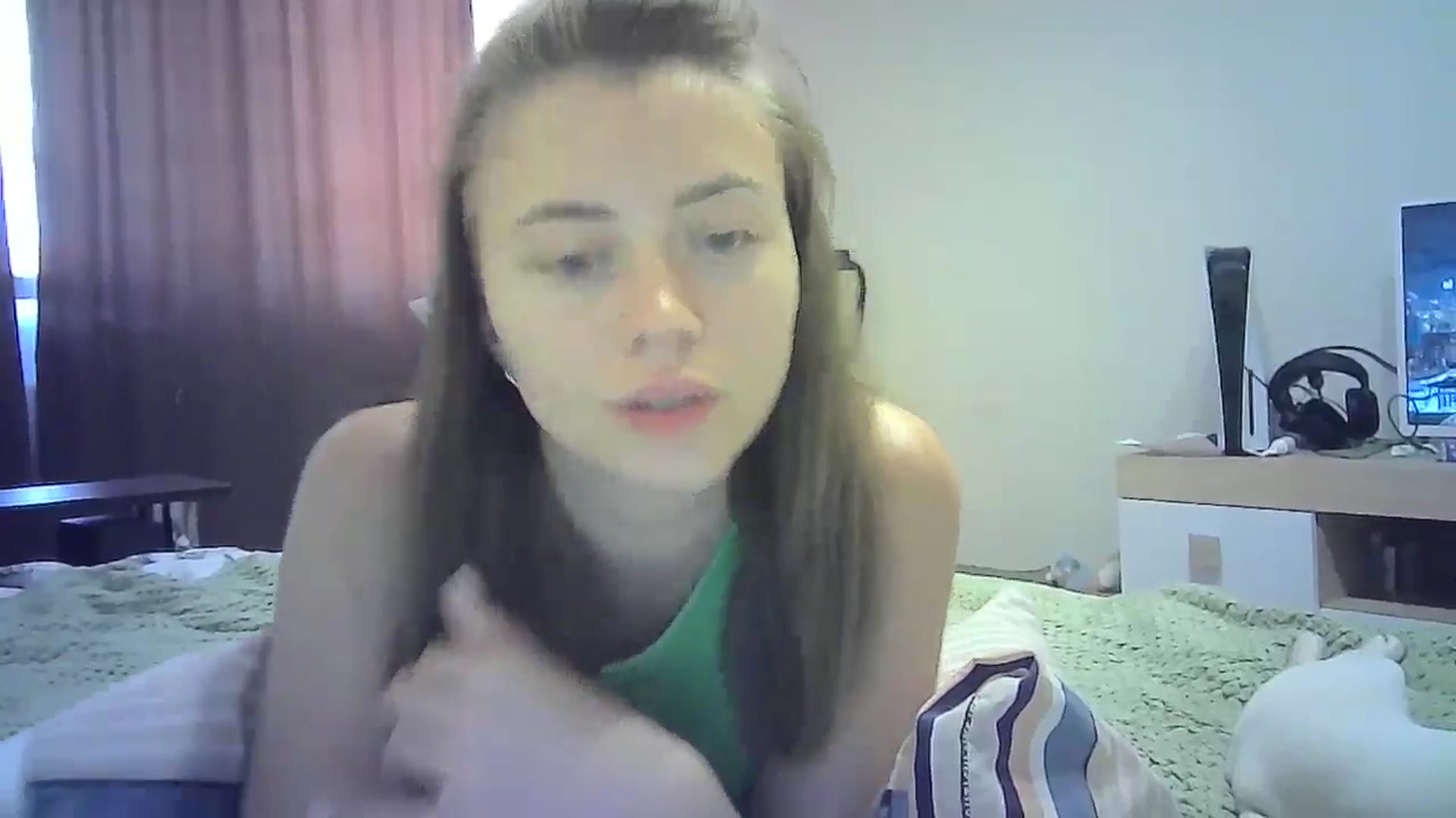 Gallery image thumbnail from Sulfate0's myfreecams stream on, 07/14/2024, 10:43 image 4 of 20