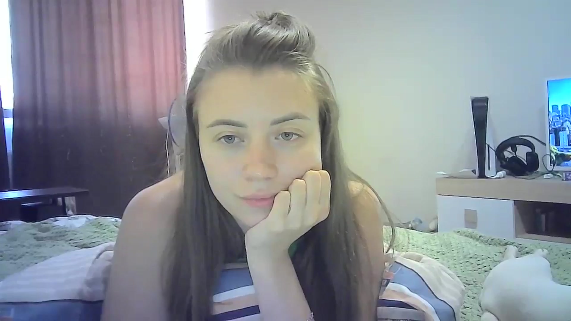 Gallery image thumbnail from Sulfate0's myfreecams stream on, 07/14/2024, 10:43 image 8 of 20
