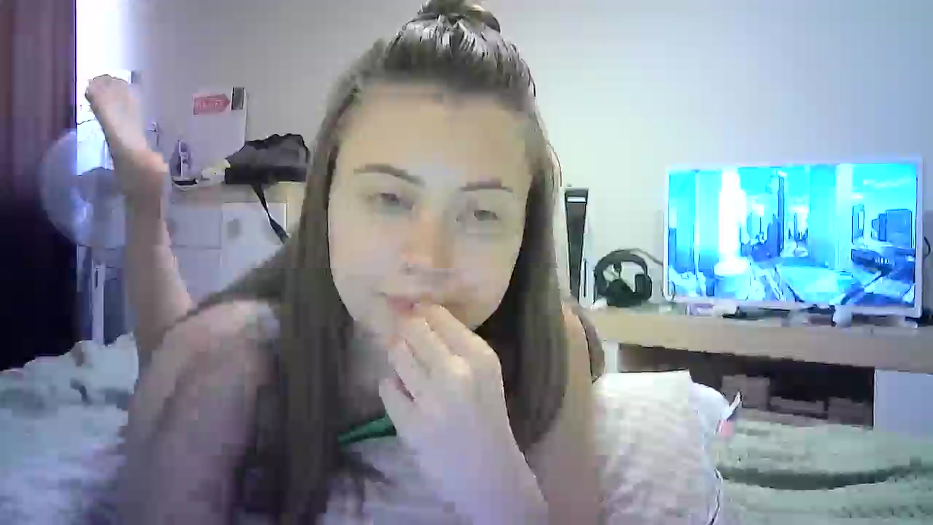 Gallery image thumbnail from Sulfate0's myfreecams stream on, 07/15/2024, 09:28 image 16 of 20