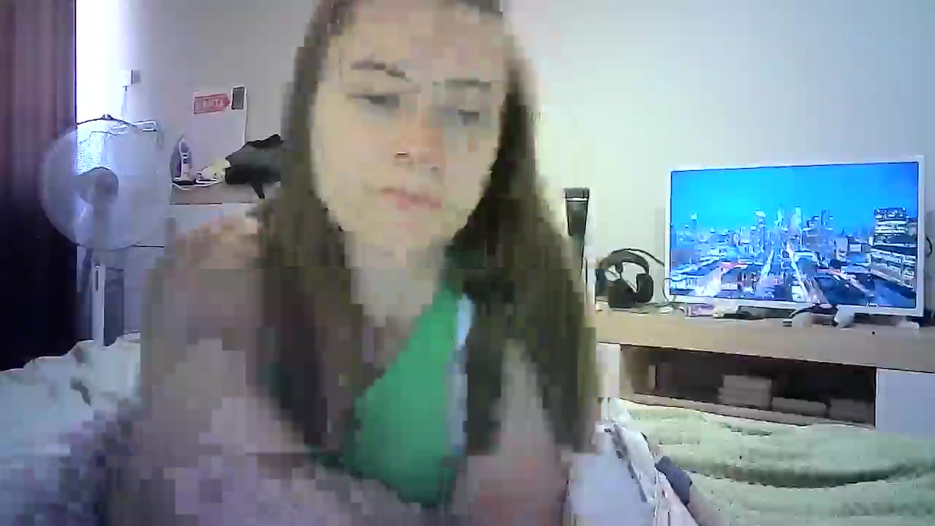 Gallery image thumbnail from Sulfate0's myfreecams stream on, 07/15/2024, 09:28 image 15 of 20