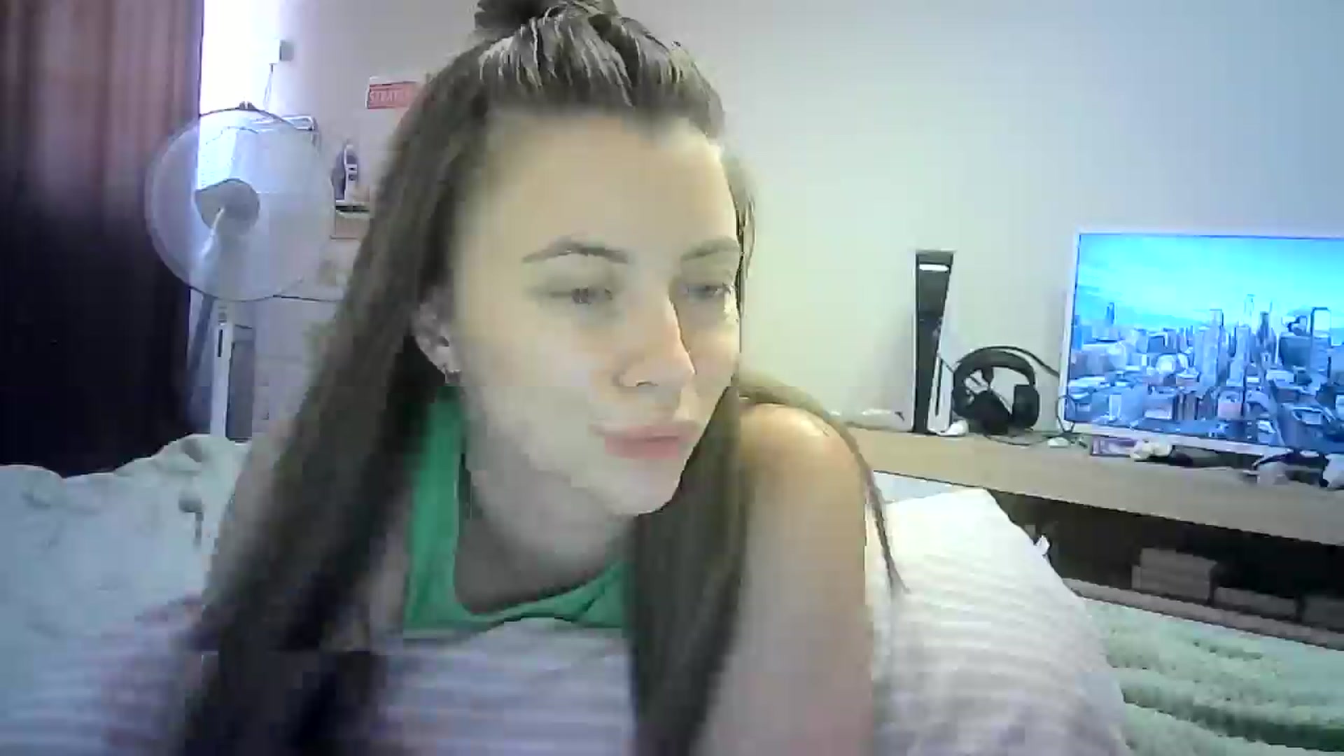 Gallery image thumbnail from Sulfate0's myfreecams stream on, 07/15/2024, 09:47 image 15 of 20