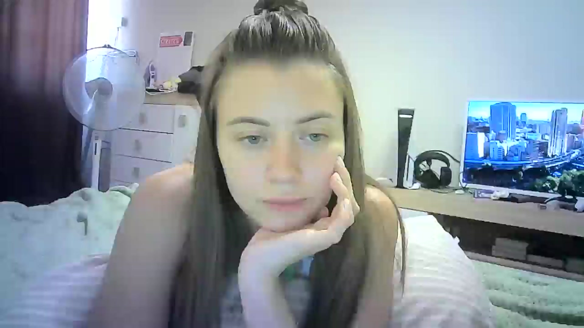 Gallery image thumbnail from Sulfate0's myfreecams stream on, 07/15/2024, 09:47 image 11 of 20