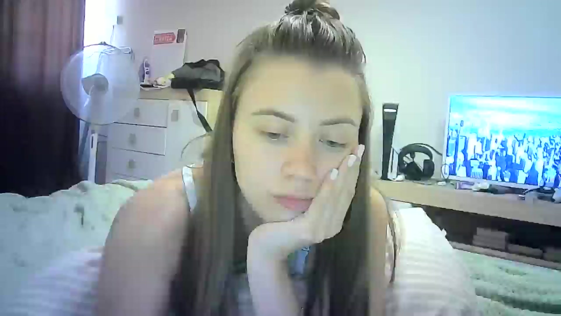 Gallery image thumbnail from Sulfate0's myfreecams stream on, 07/15/2024, 09:47 image 6 of 20