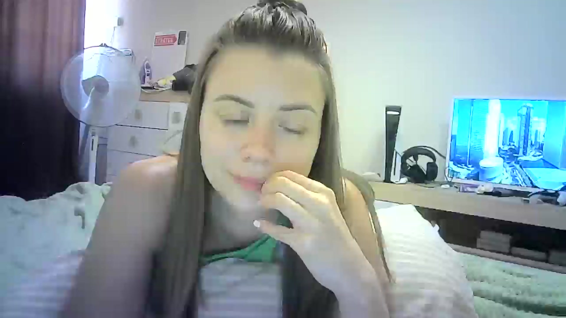 Gallery image thumbnail from Sulfate0's myfreecams stream on, 07/15/2024, 09:47 image 18 of 20