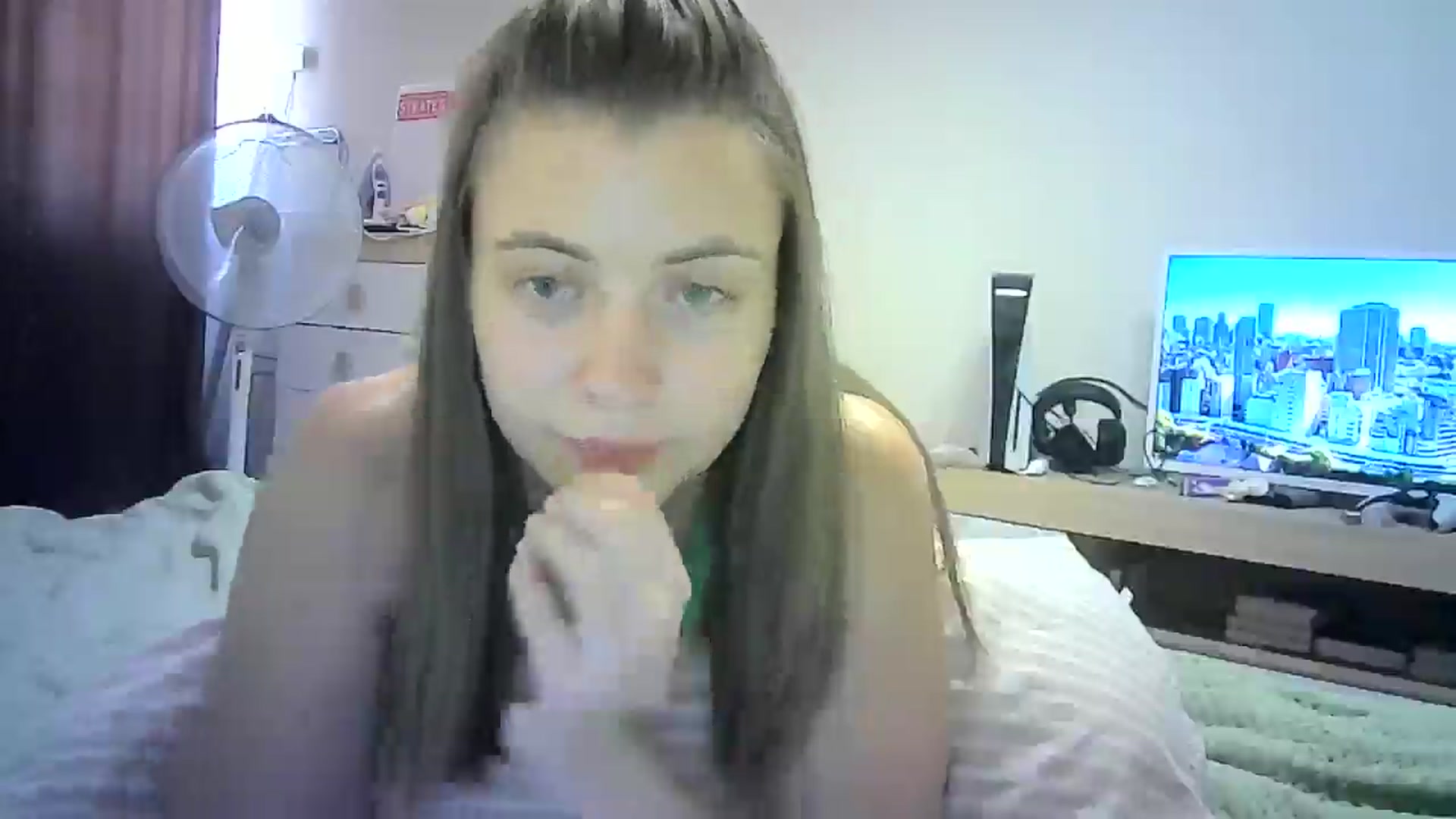 Gallery image thumbnail from Sulfate0's myfreecams stream on, 07/15/2024, 09:47 image 19 of 20